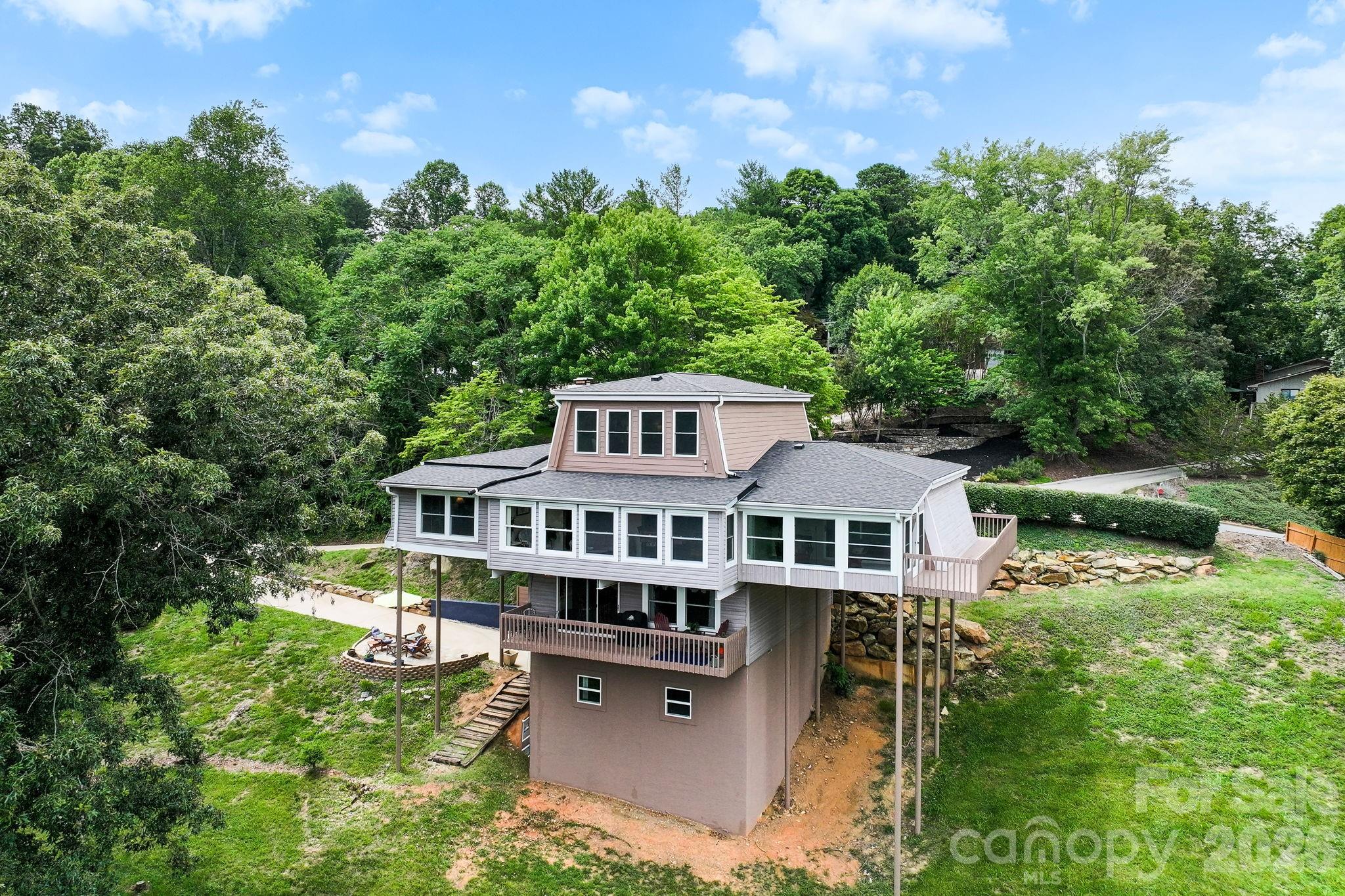 16 Audubon Drive — Asheville