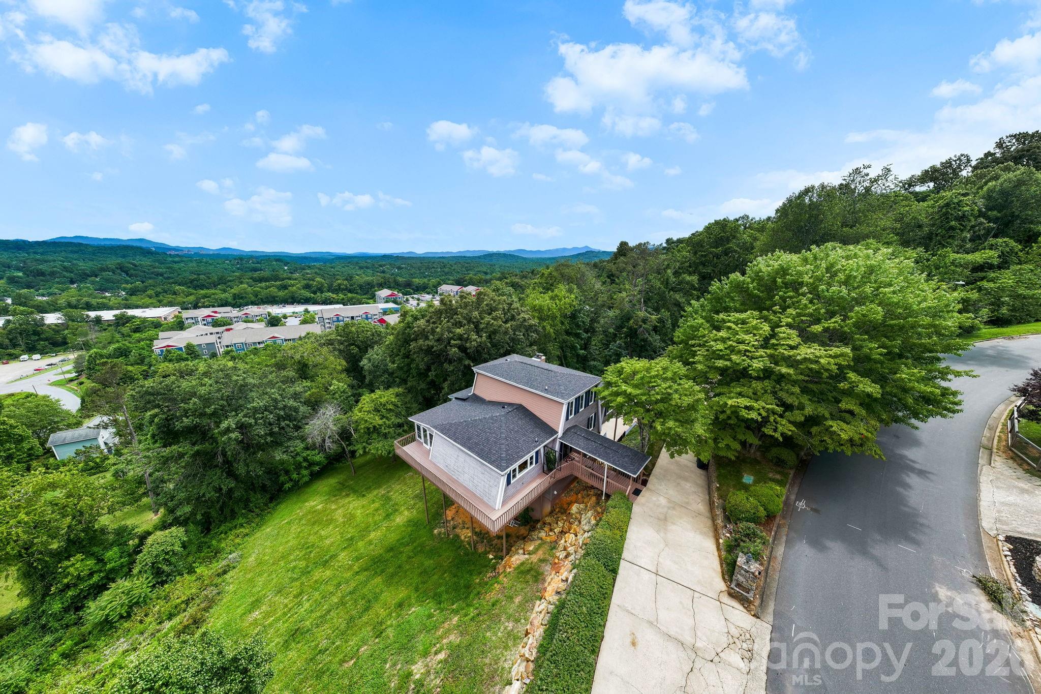 16 Audubon Drive — Asheville