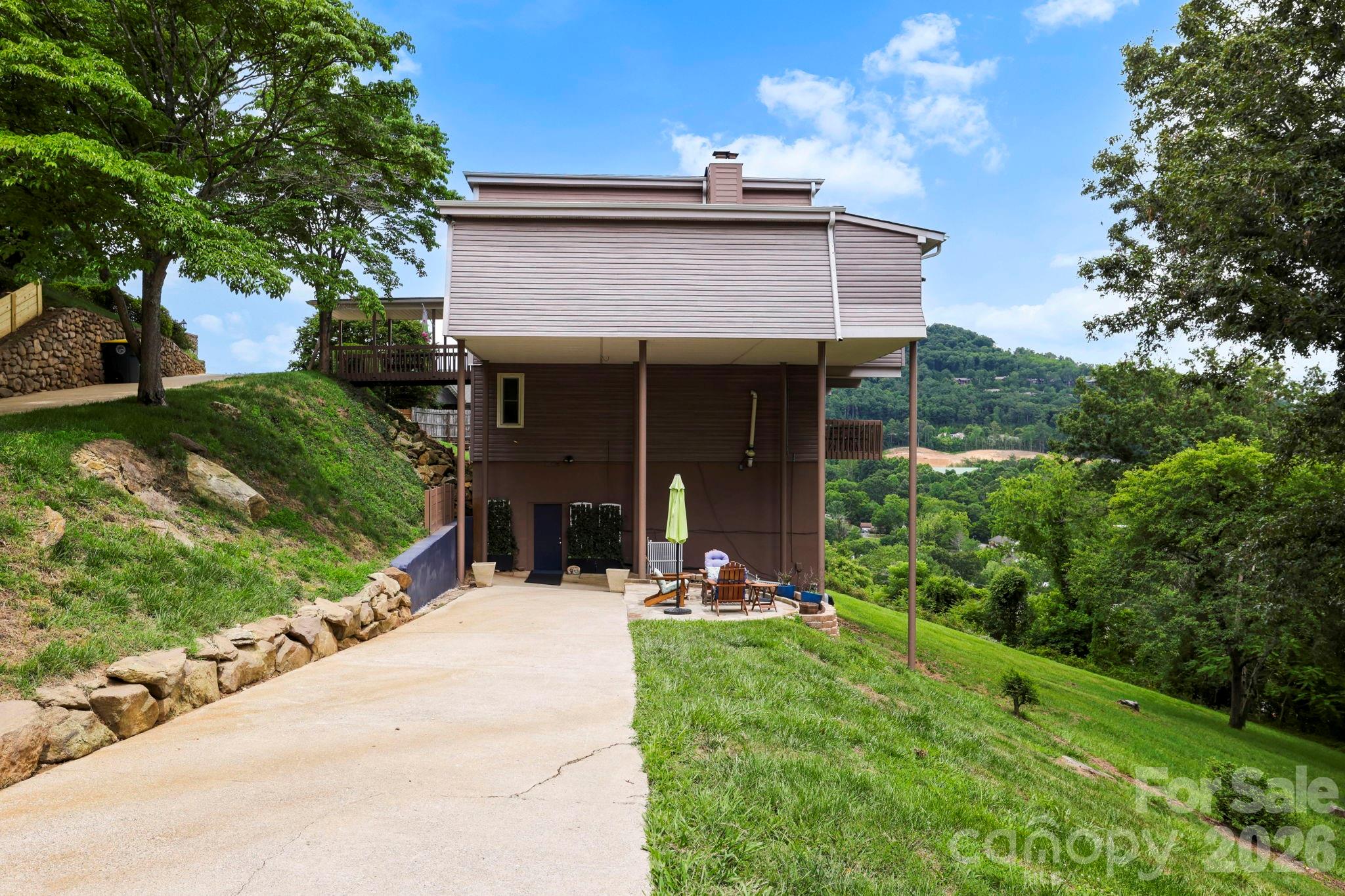 16 Audubon Drive — Asheville