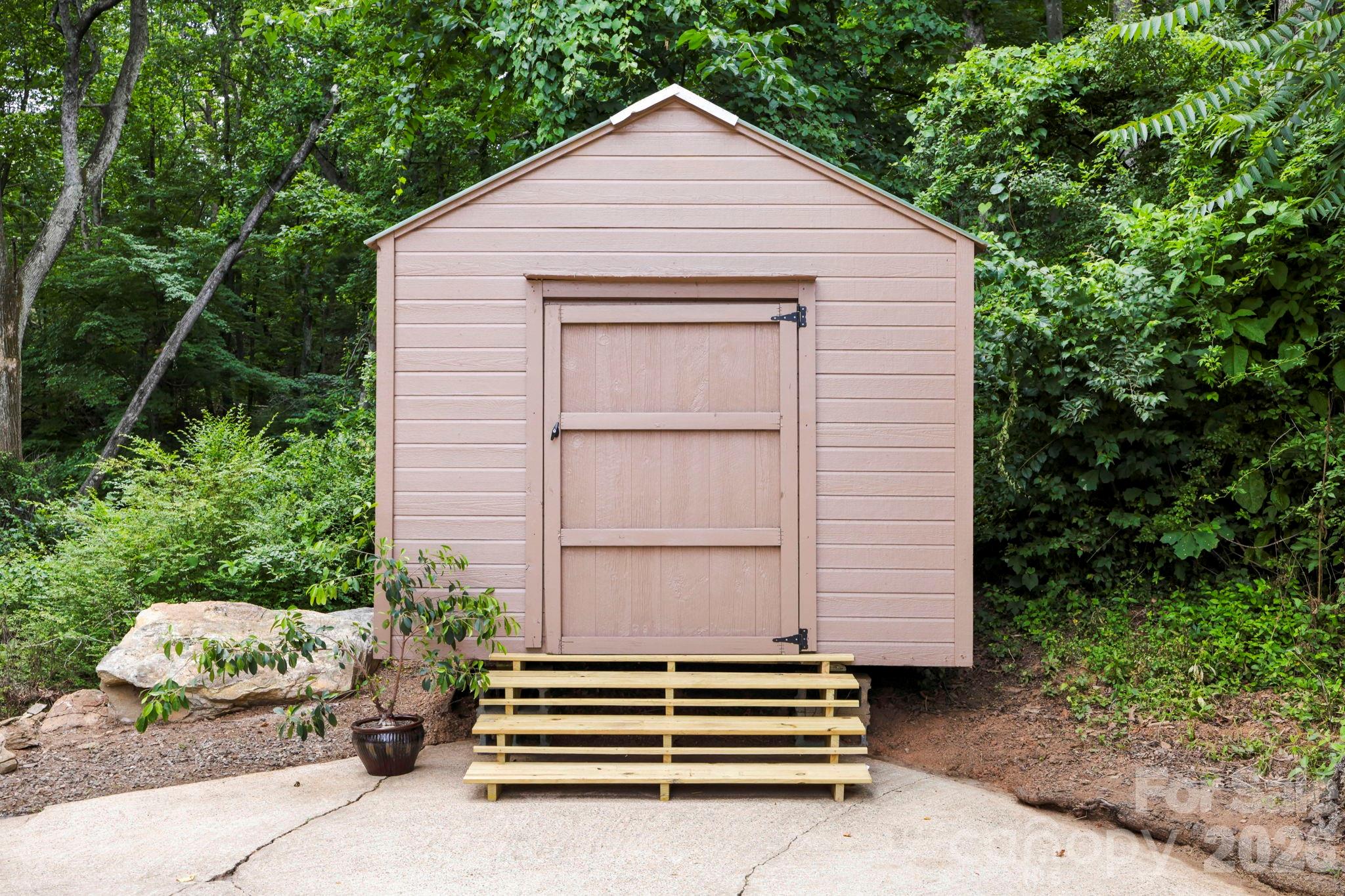 16 Audubon Drive — Asheville