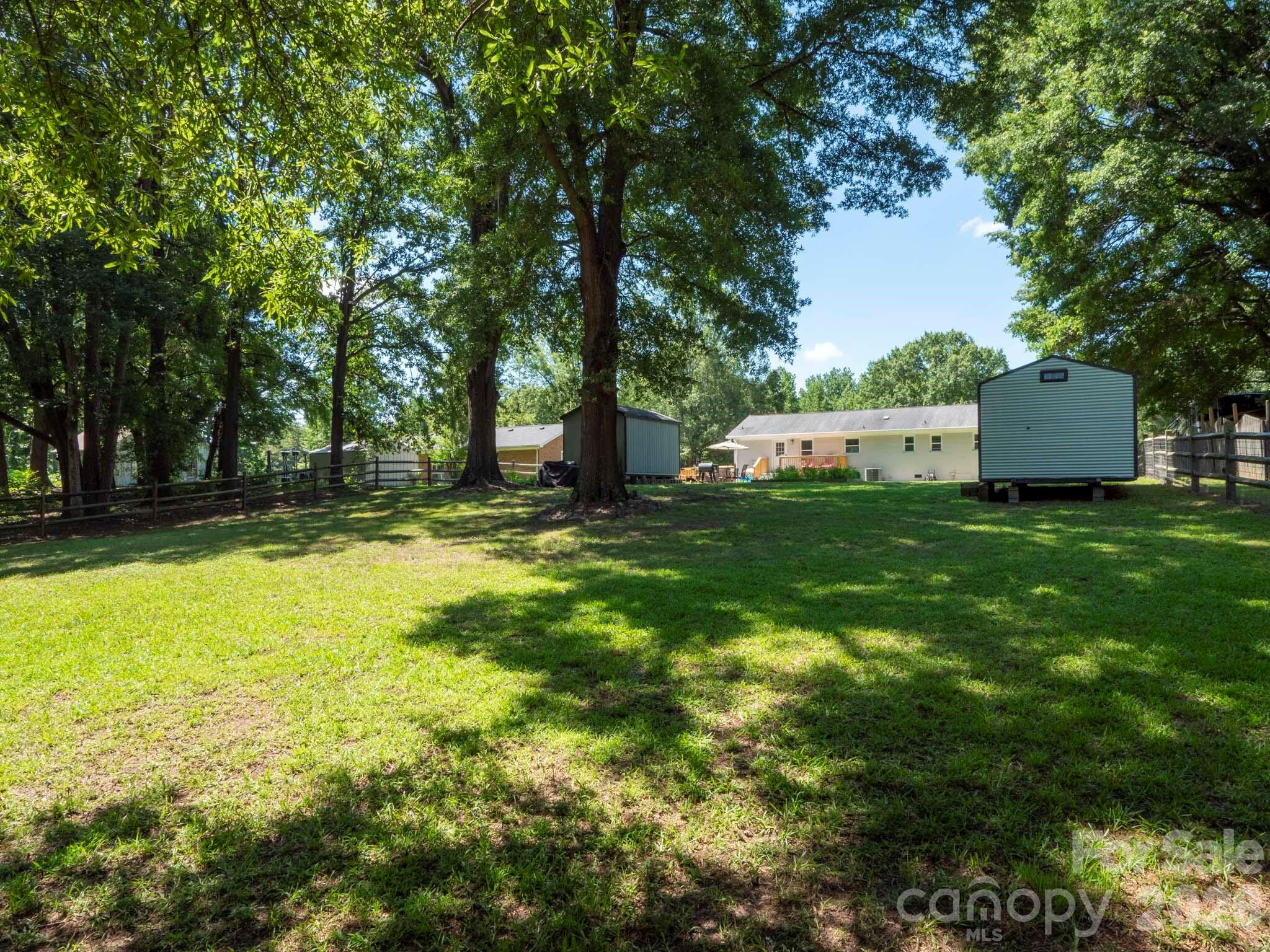 421 Catawba Circle N — Matthews