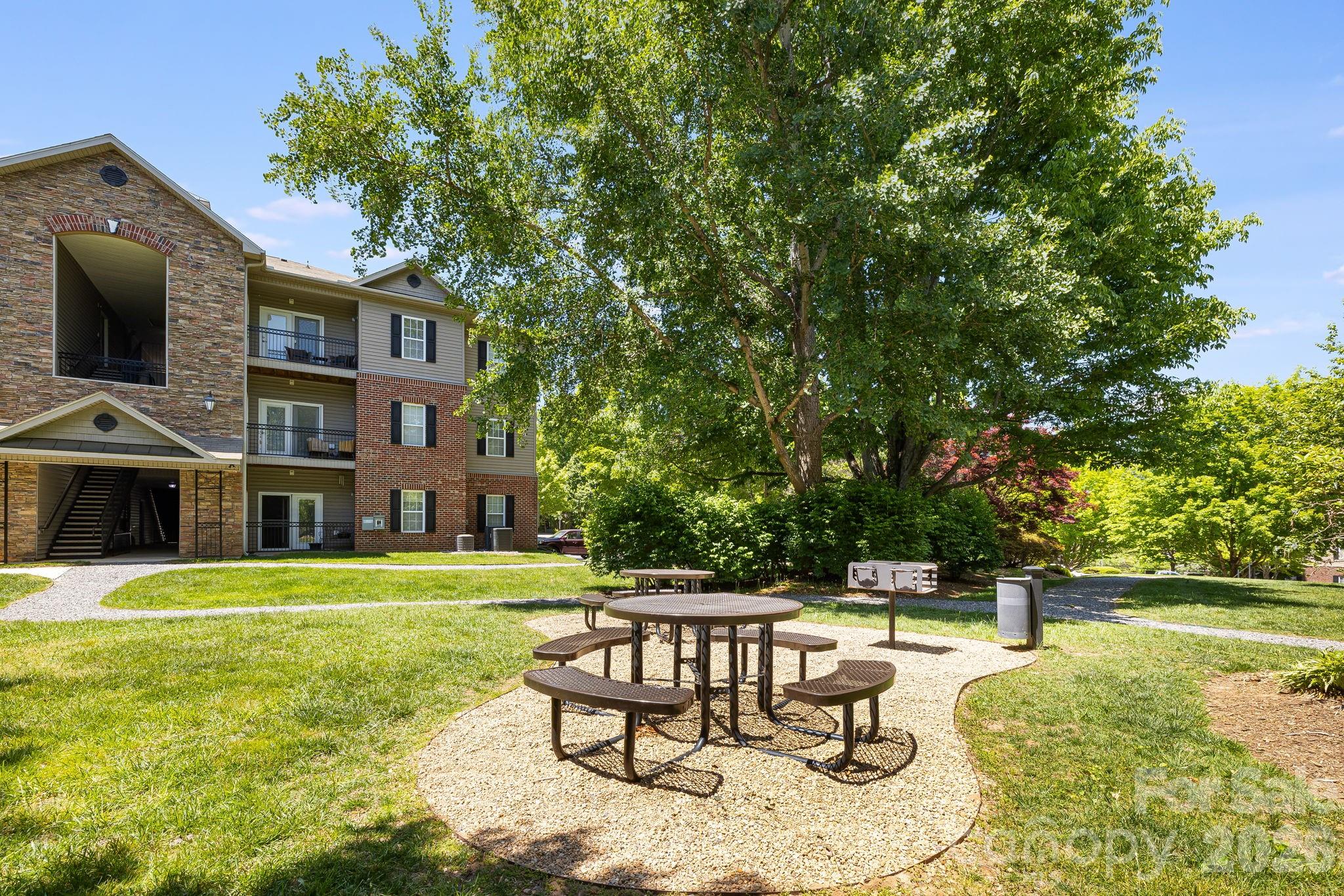 111 Appeldoorn Circle — Asheville