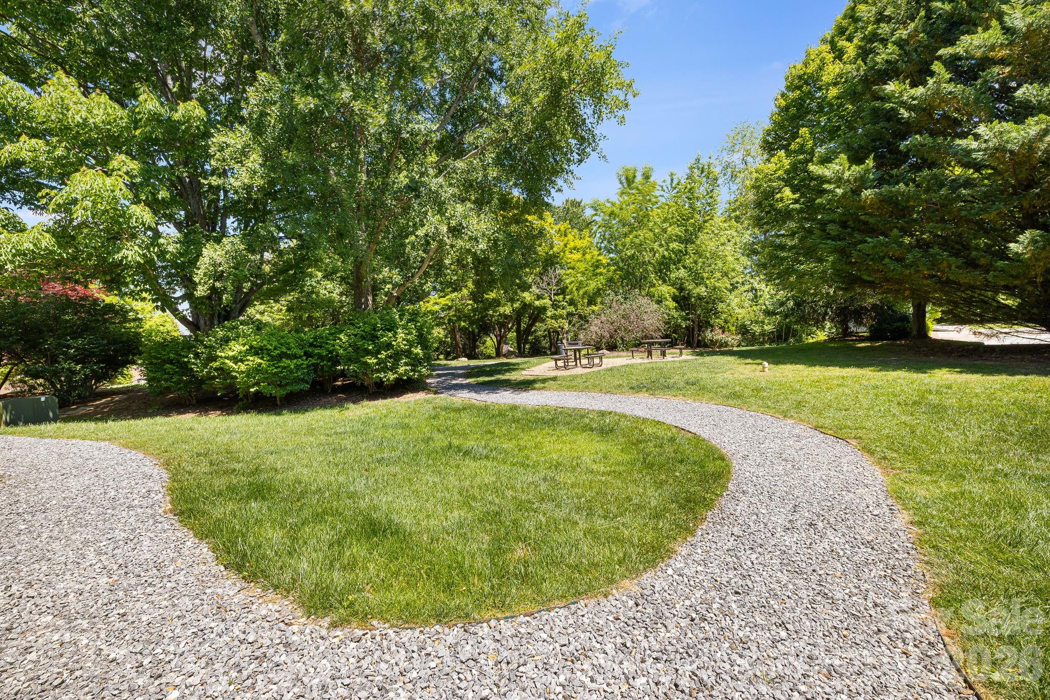 111 Appeldoorn Circle — Asheville