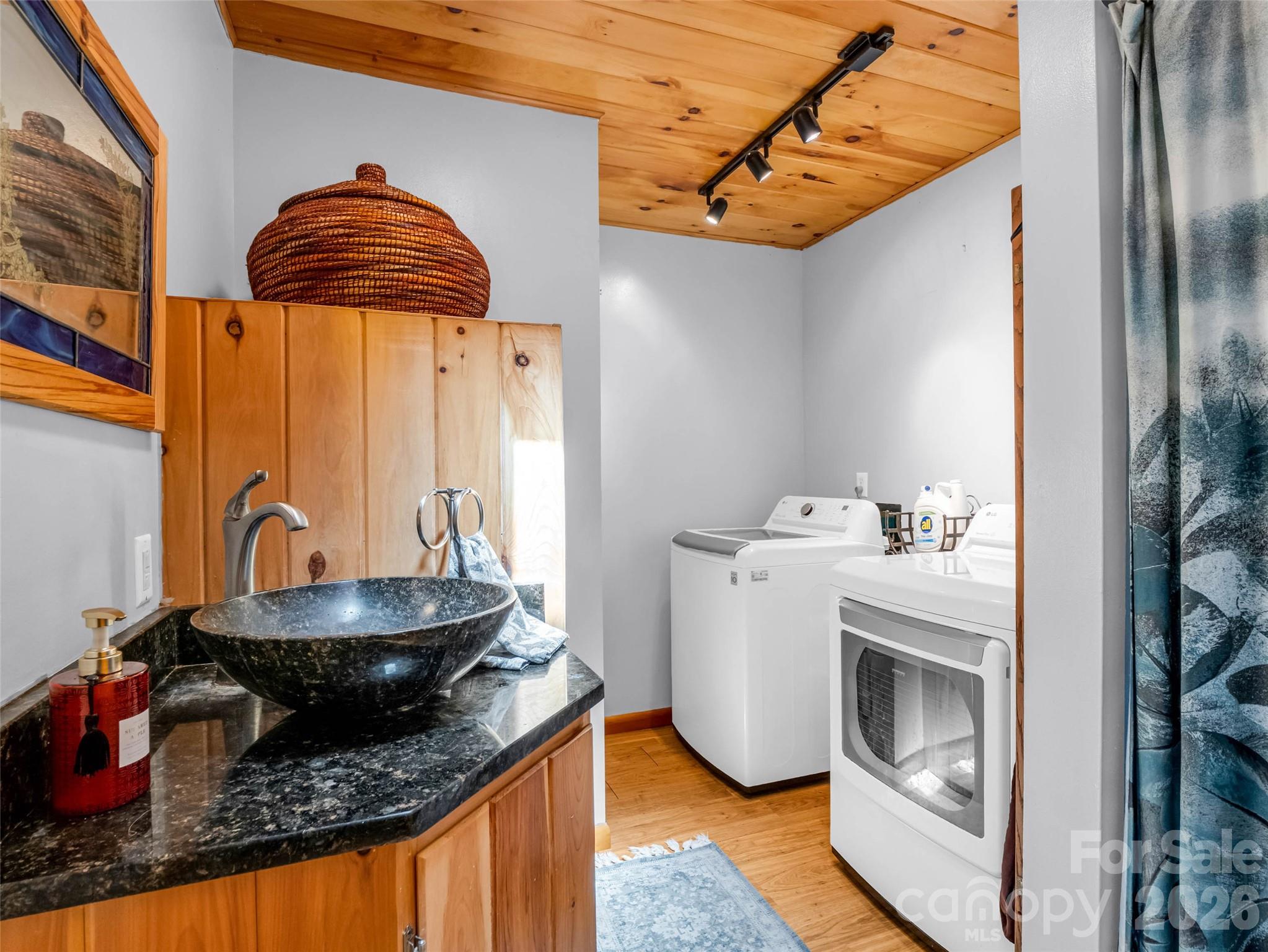 707 Cascade Trail — Pisgah Forest