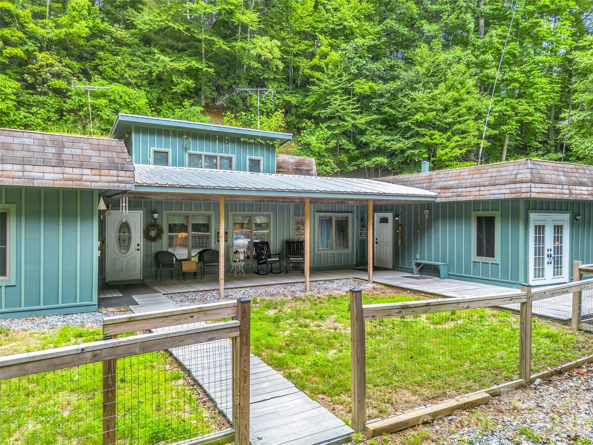 707 Cascade Trail — Pisgah Forest