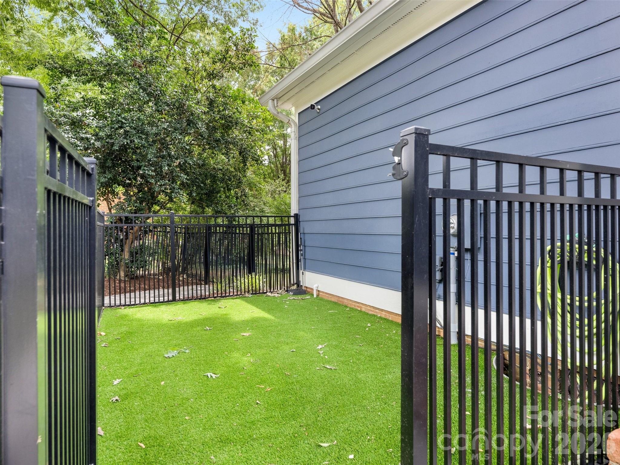 9317 Hanover South Trail — Charlotte