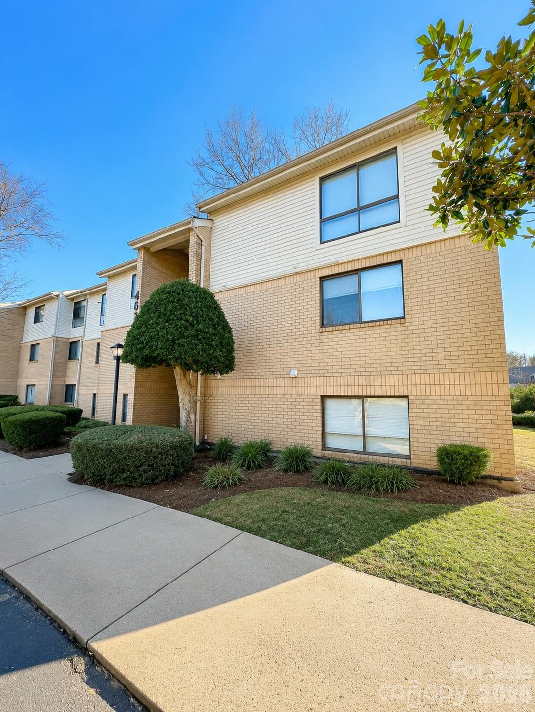 4822 Spring Lake Drive — Charlotte