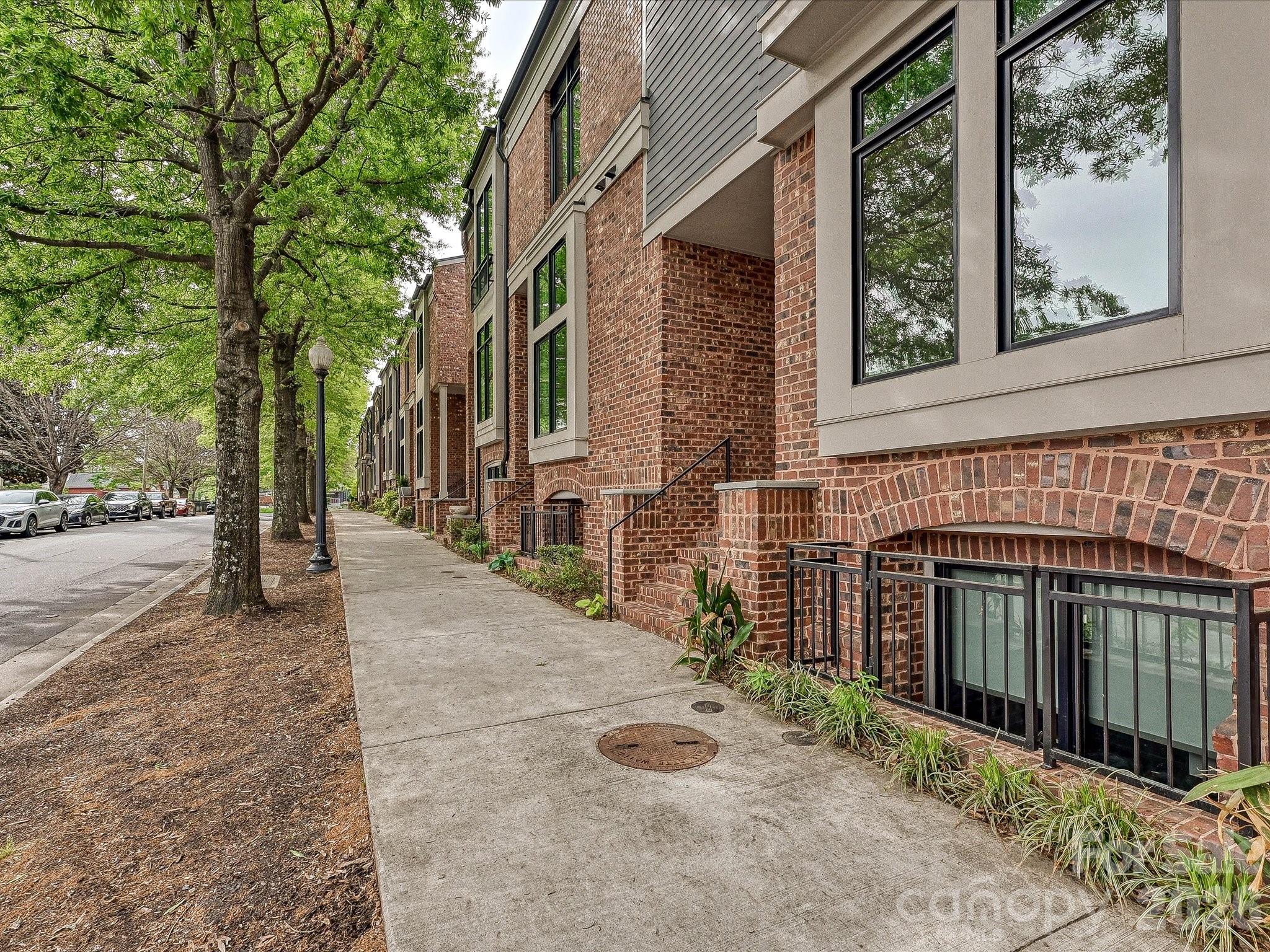 432 E 33rd Street — Charlotte