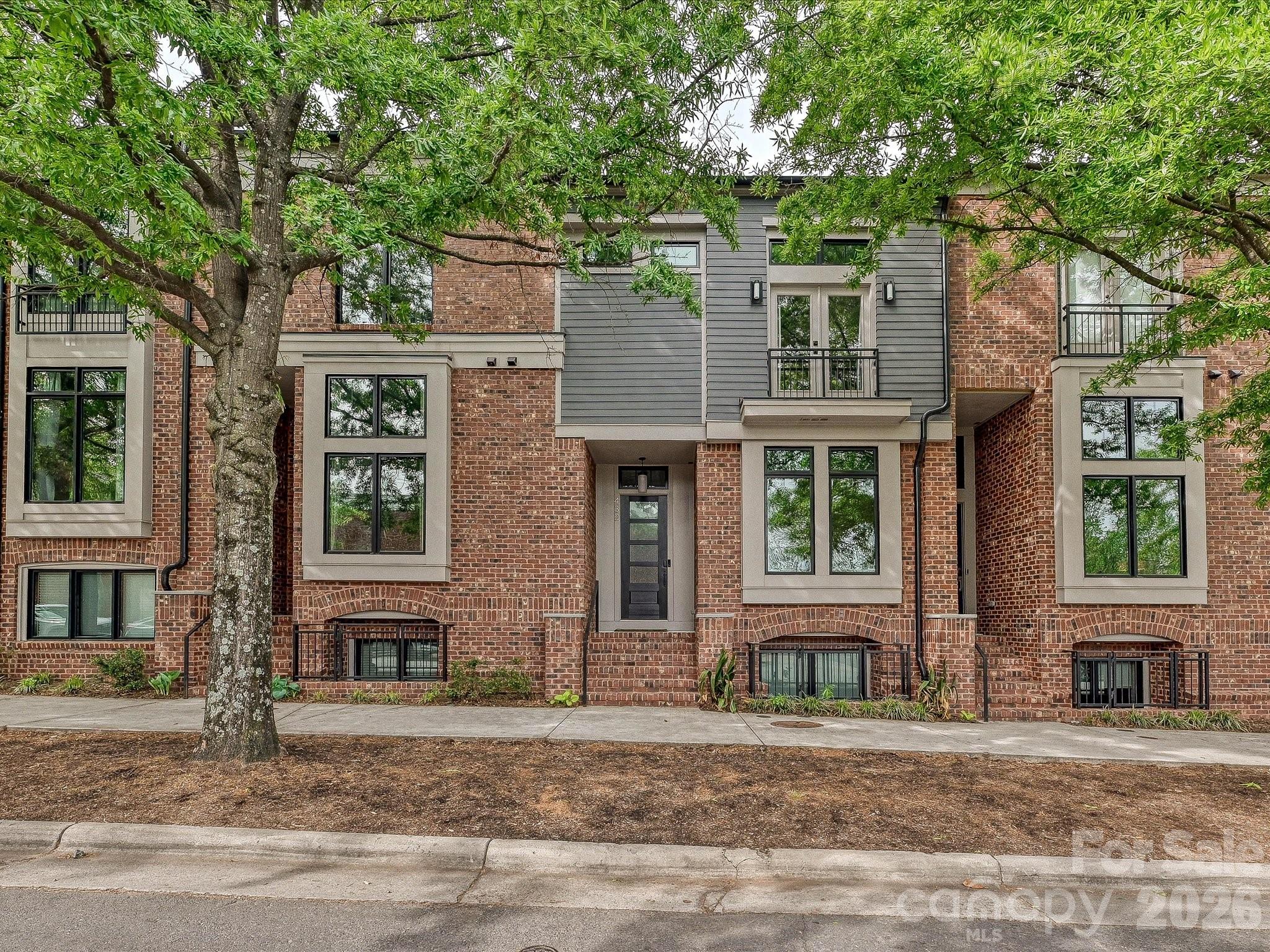 432 E 33rd Street — Charlotte