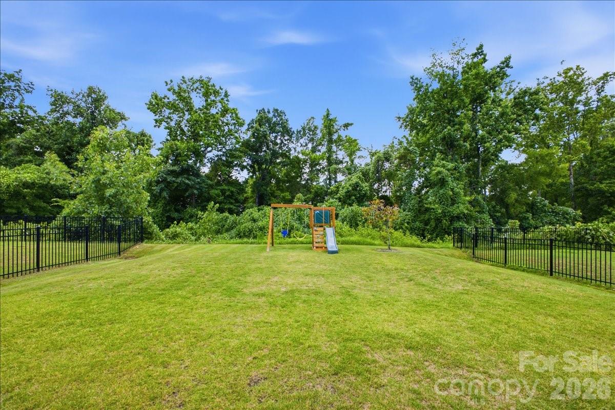 12628 Heath Grove Drive — Huntersville