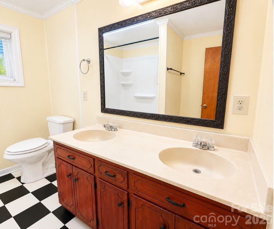 102 Aderholdt Road — Bessemer City