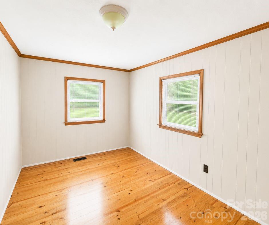 102 Aderholdt Road — Bessemer City
