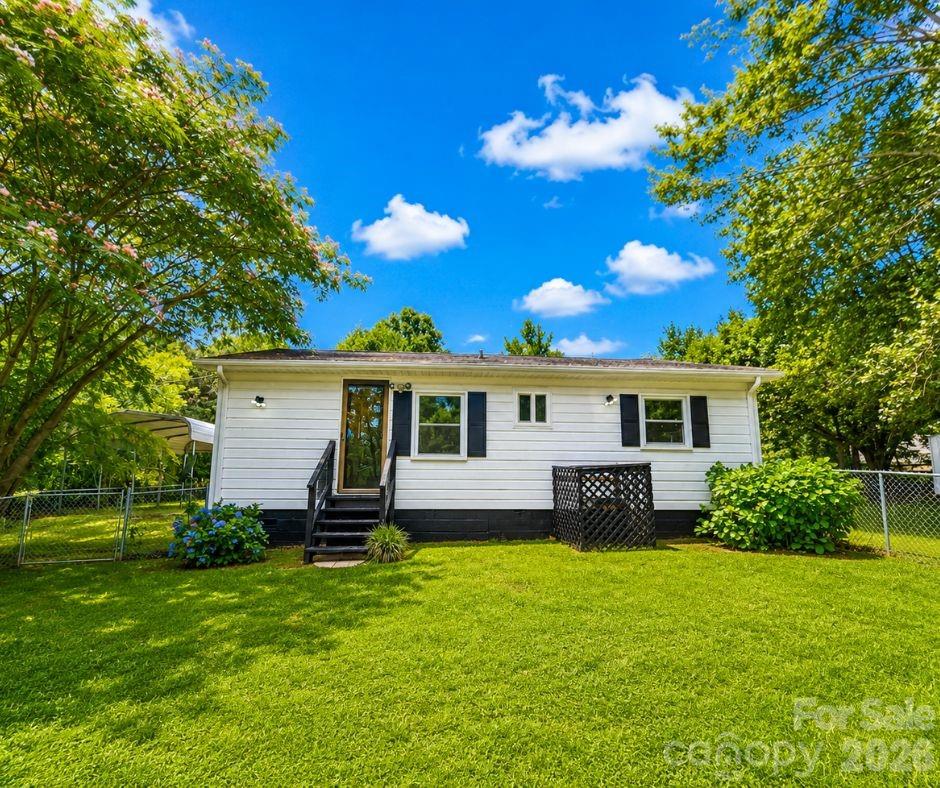 102 Aderholdt Road — Bessemer City