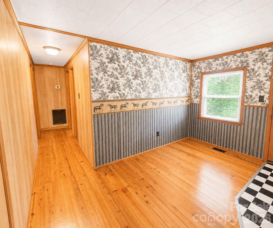 102 Aderholdt Road — Bessemer City
