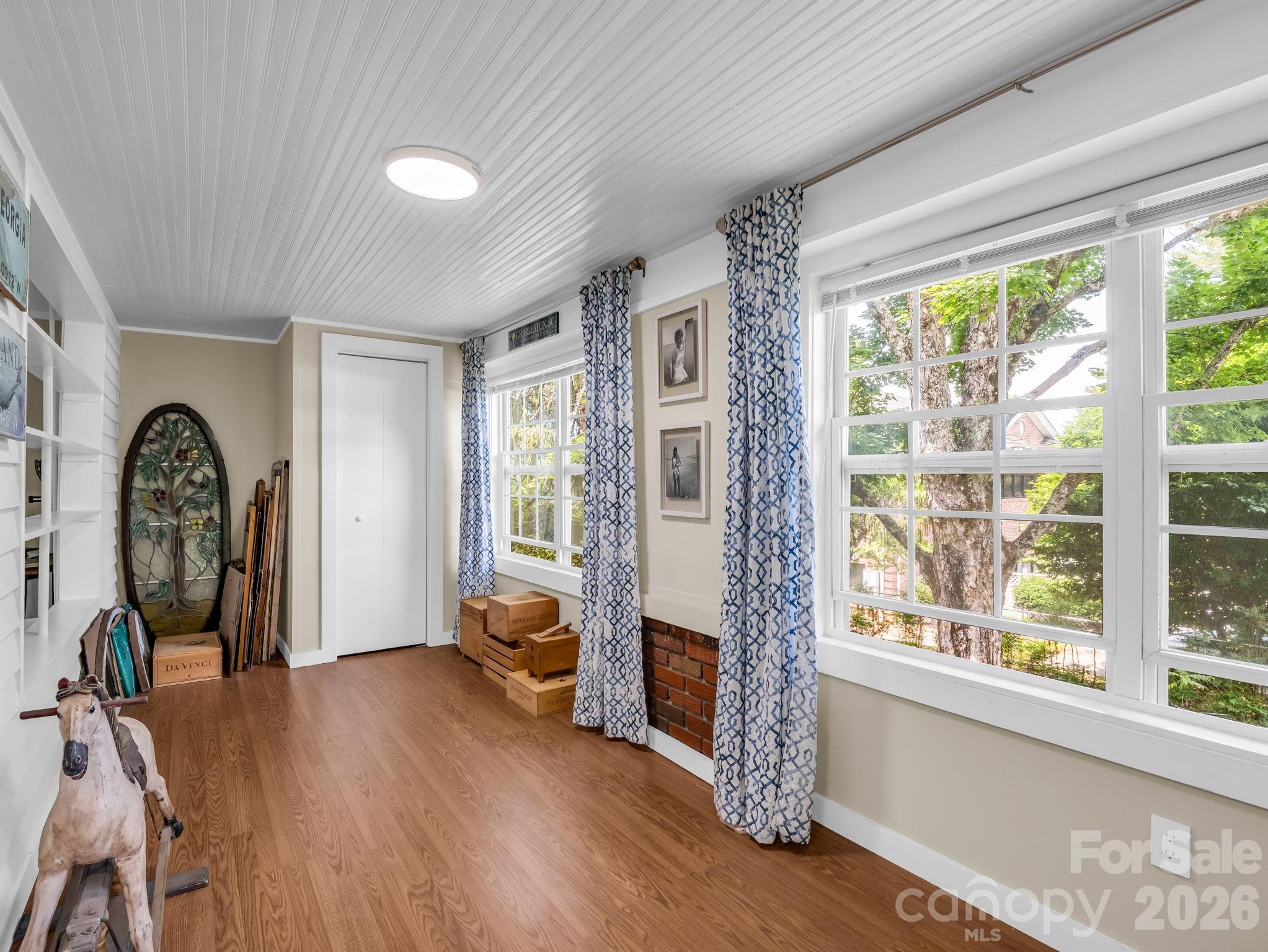 23 Sunset Drive — Black Mountain