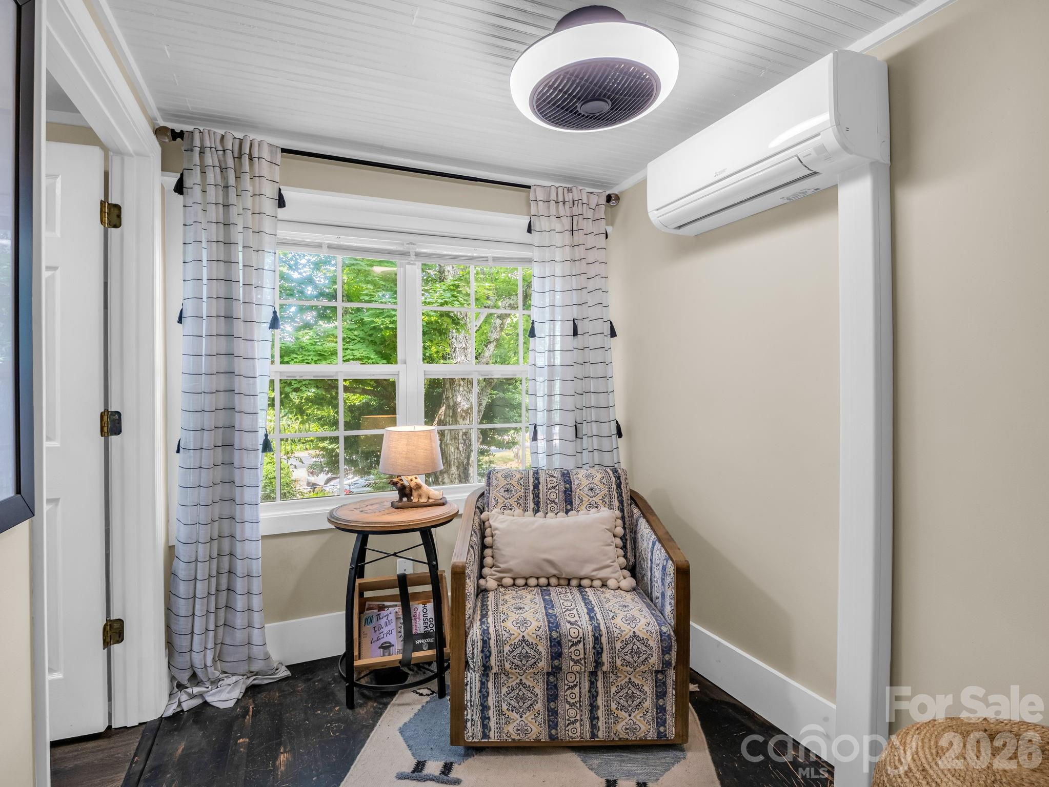23 Sunset Drive — Black Mountain