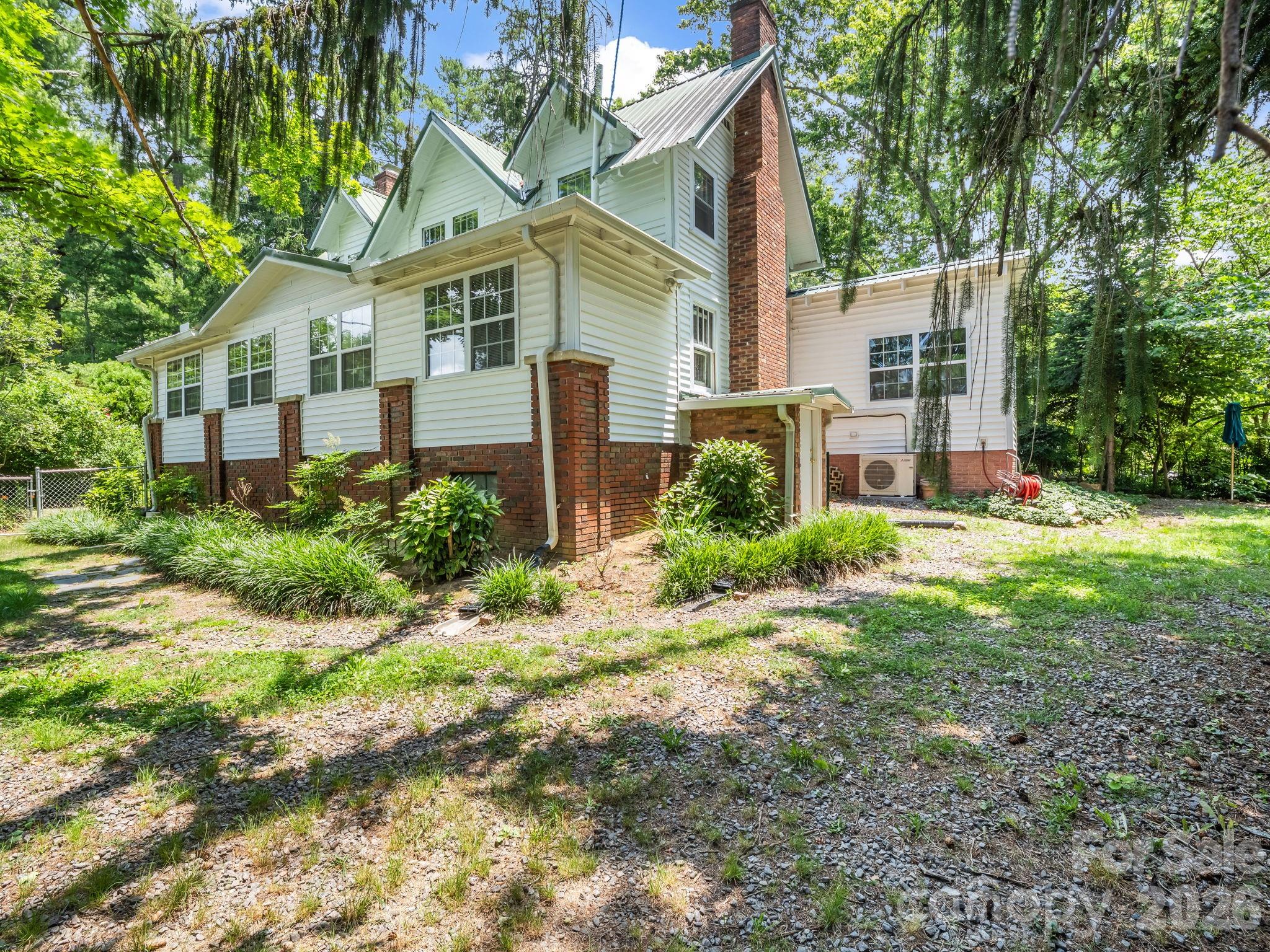 23 Sunset Drive — Black Mountain