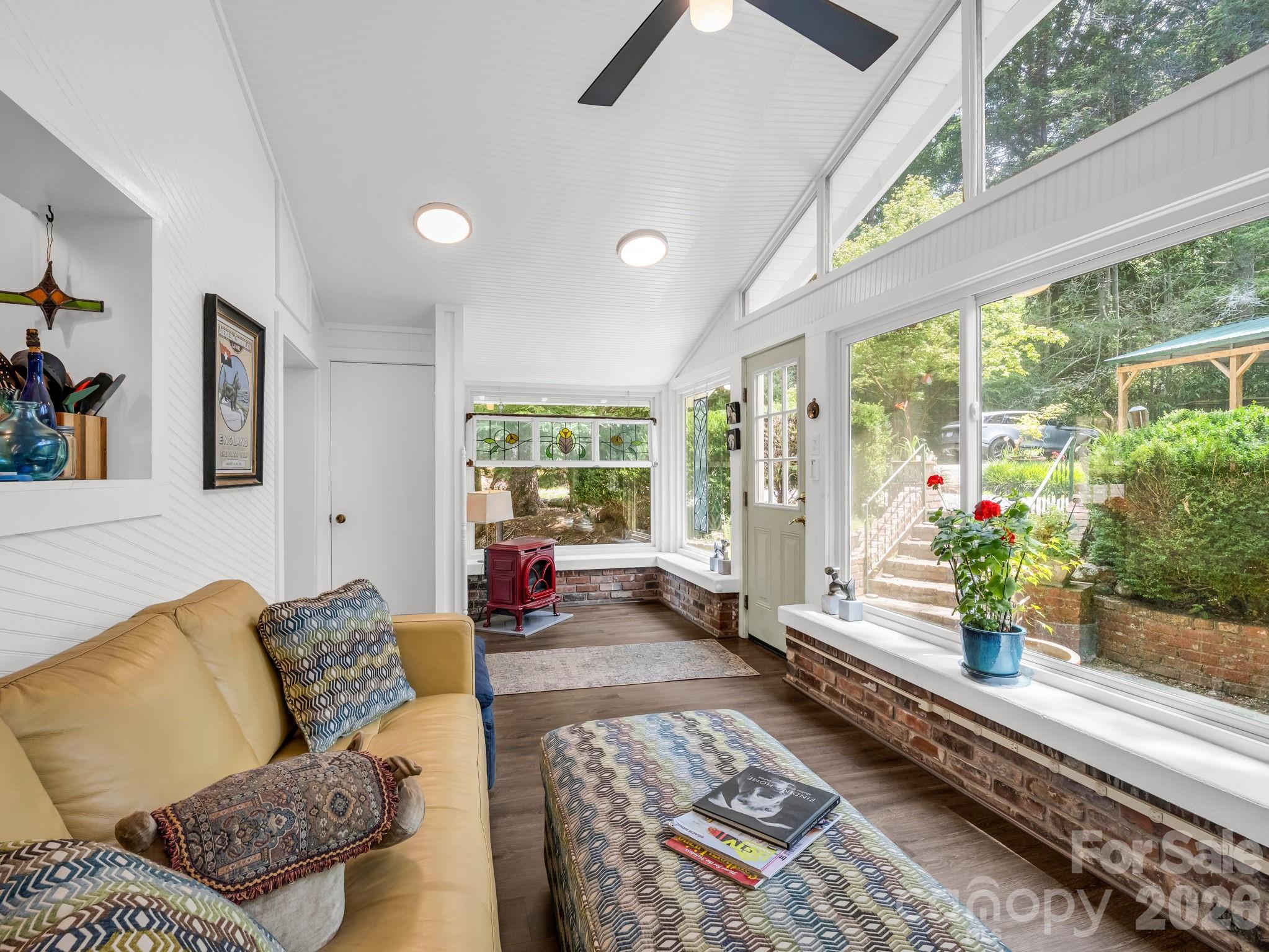 23 Sunset Drive — Black Mountain