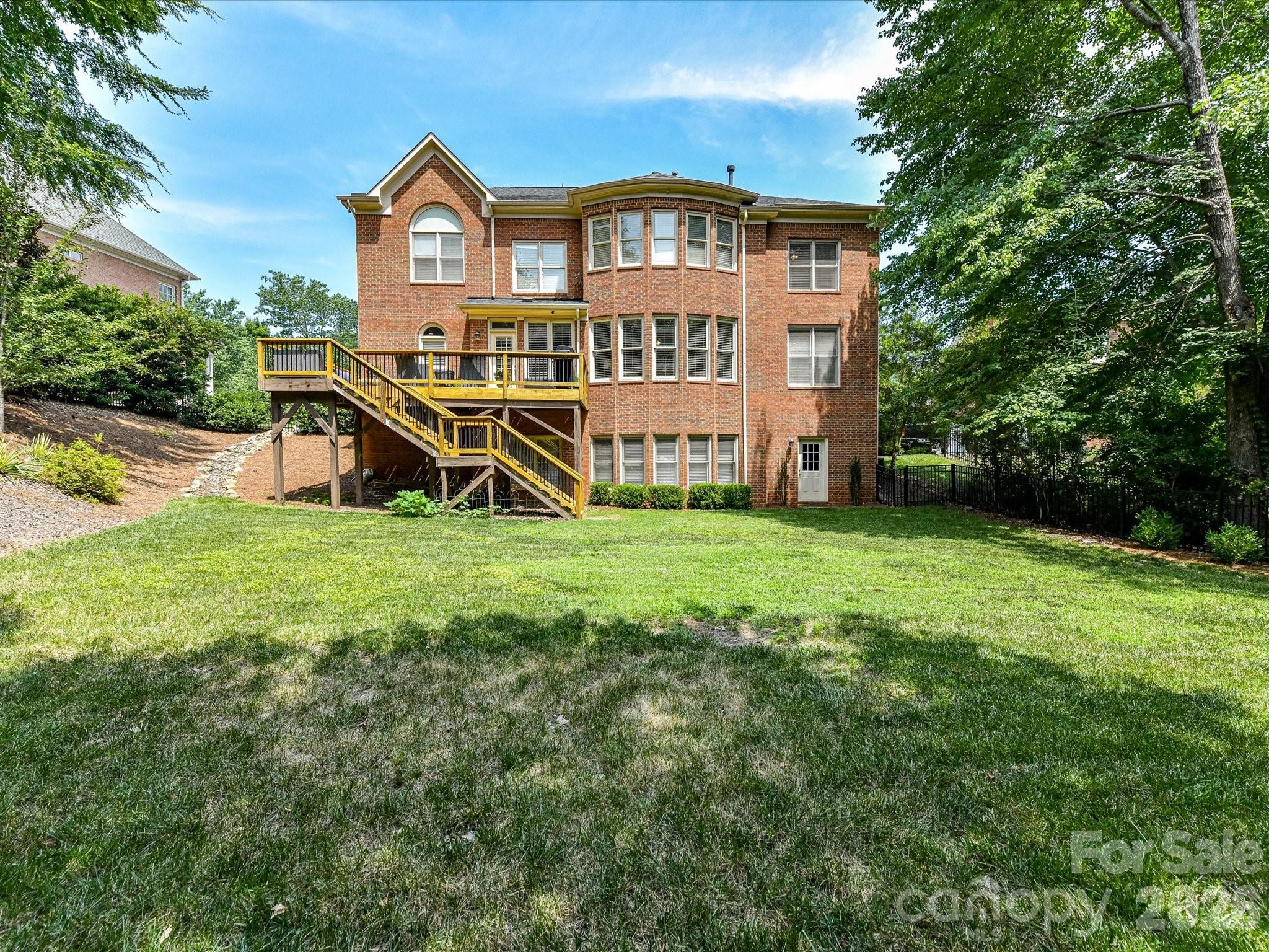 515 Three Greens Drive — Huntersville