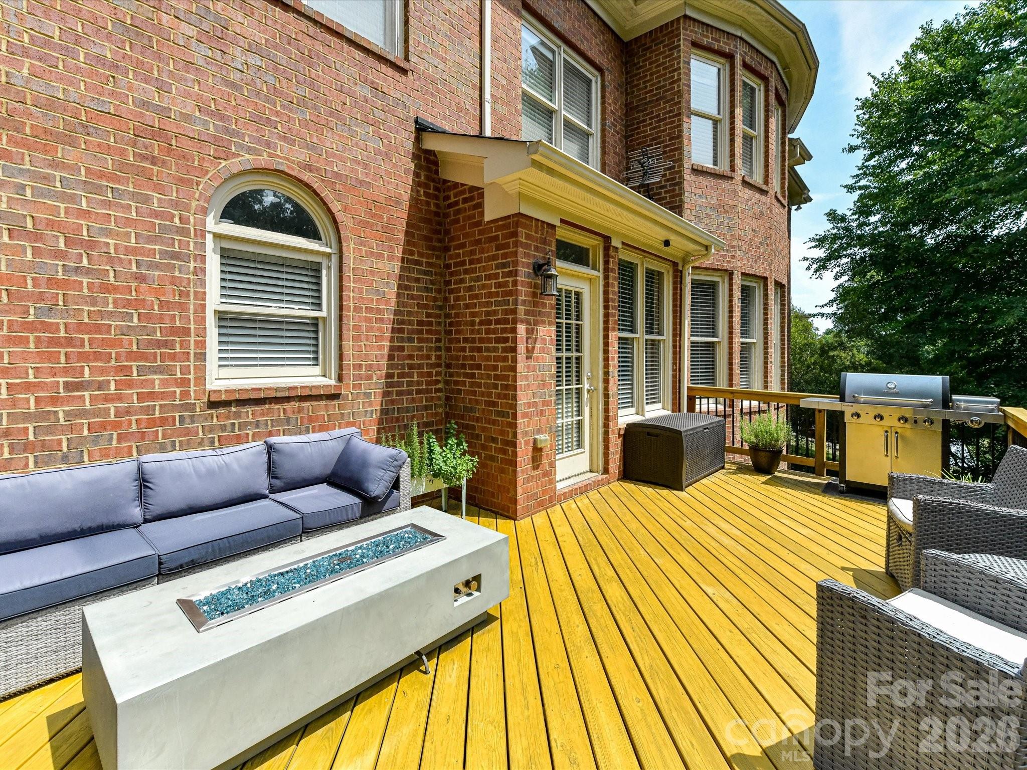 515 Three Greens Drive — Huntersville