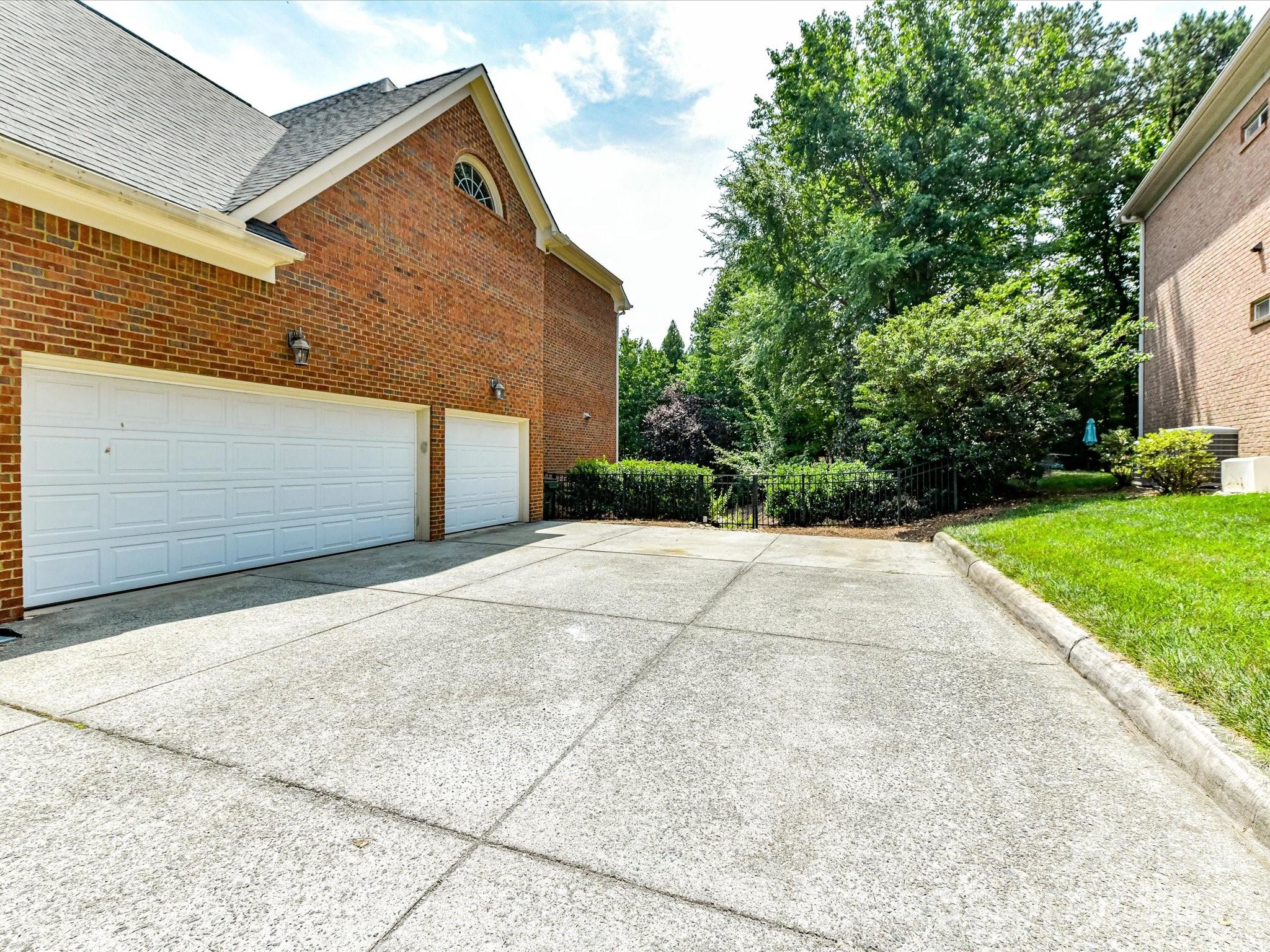 515 Three Greens Drive — Huntersville