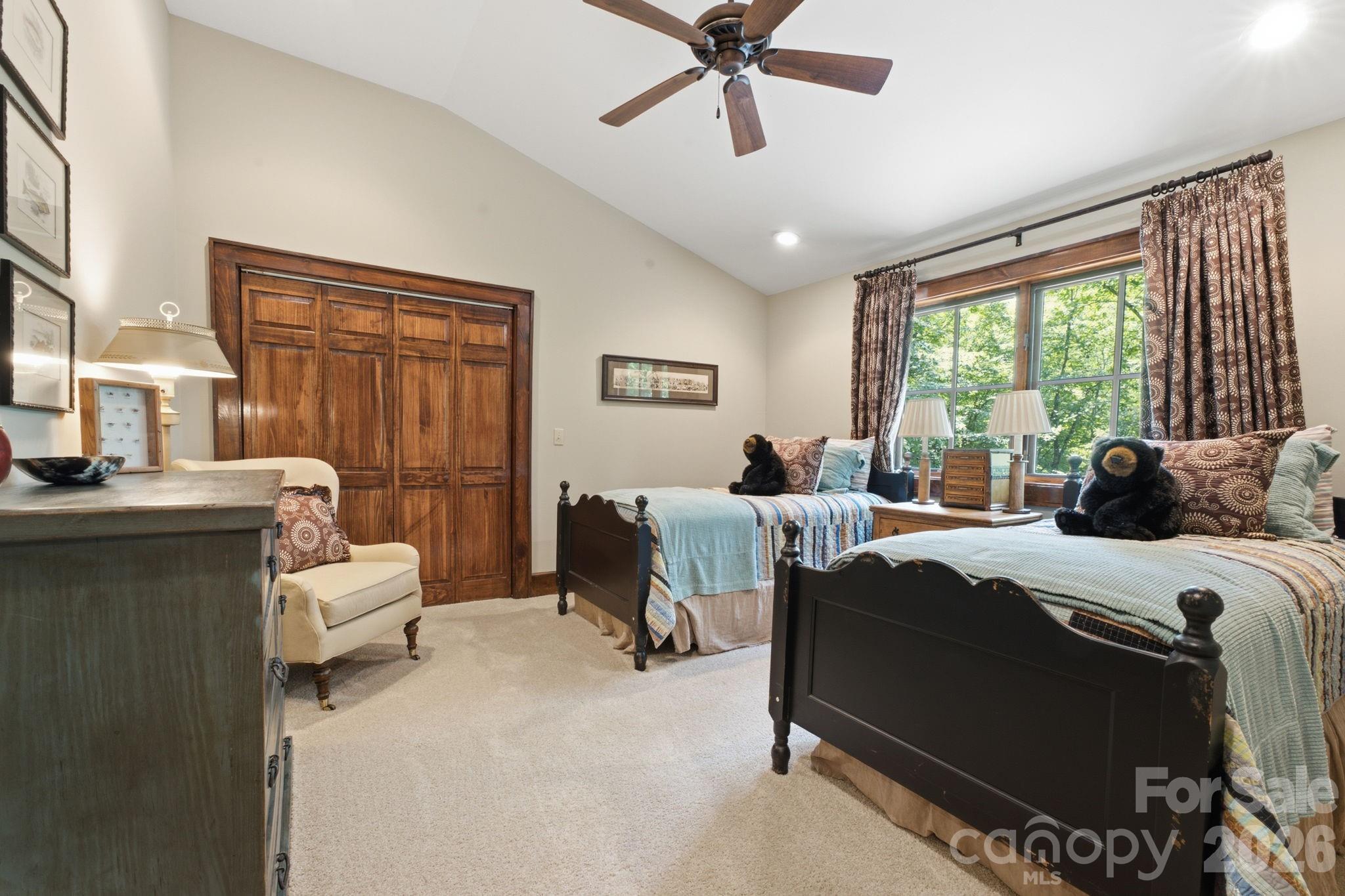 185 Songcatcher Court — Tuckasegee