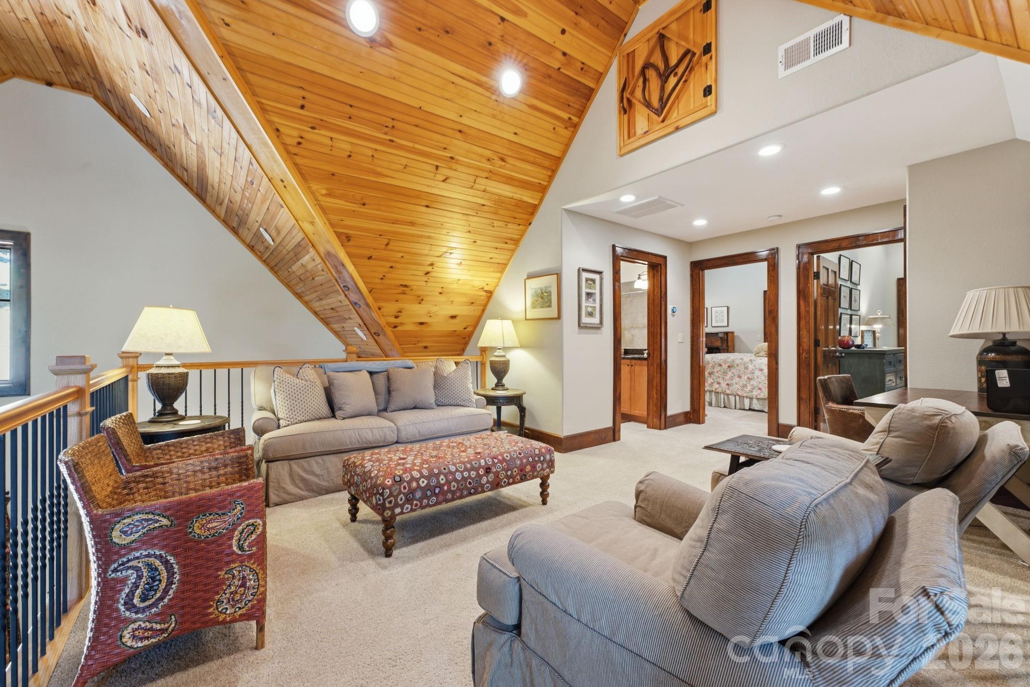 185 Songcatcher Court — Tuckasegee