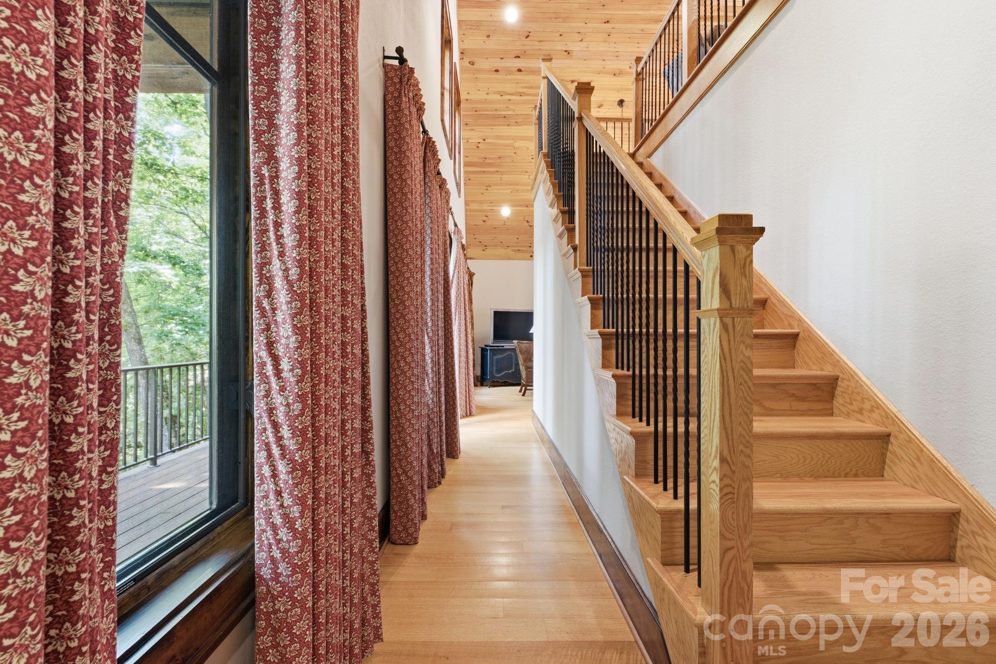185 Songcatcher Court — Tuckasegee