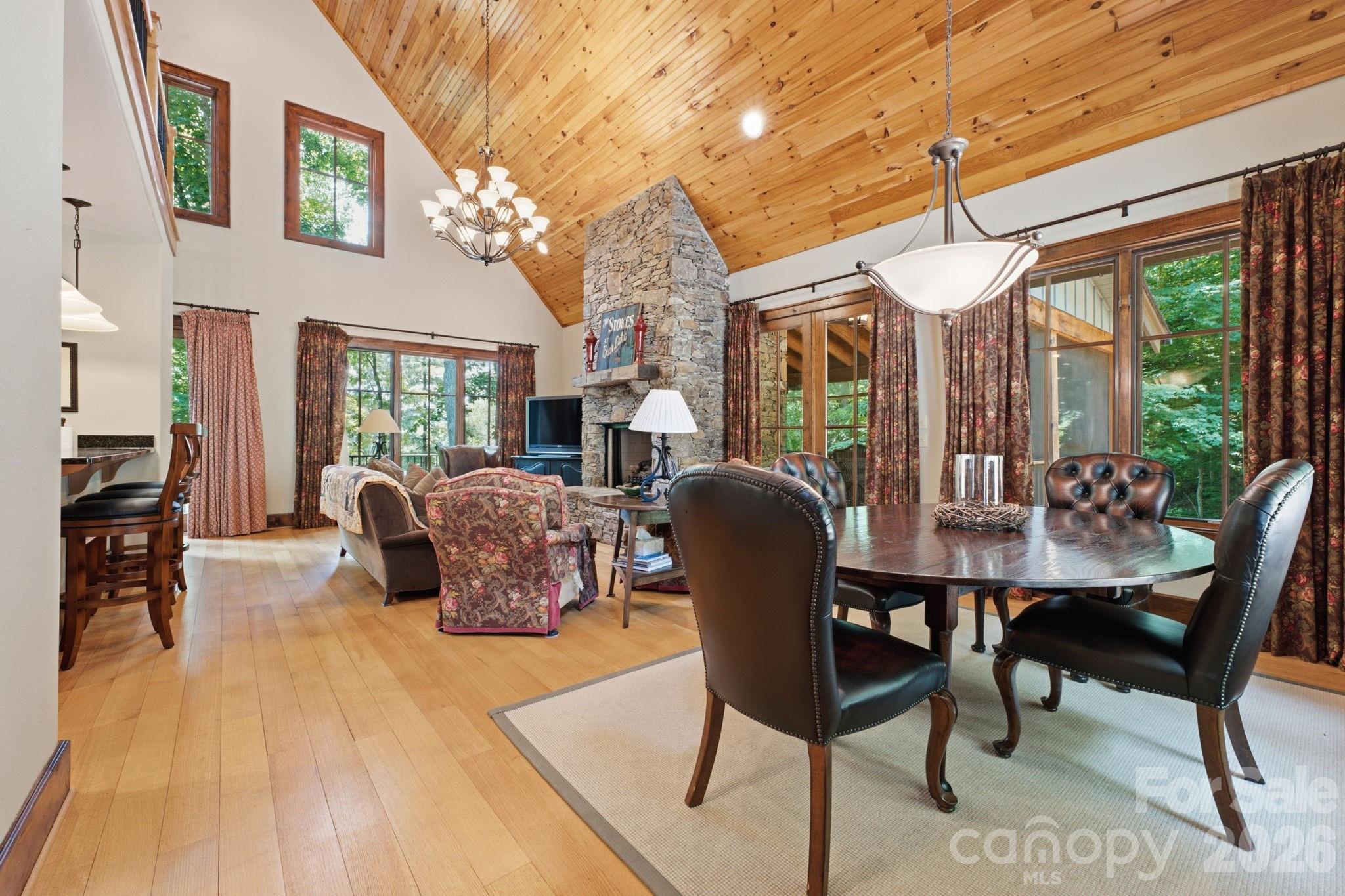 185 Songcatcher Court — Tuckasegee