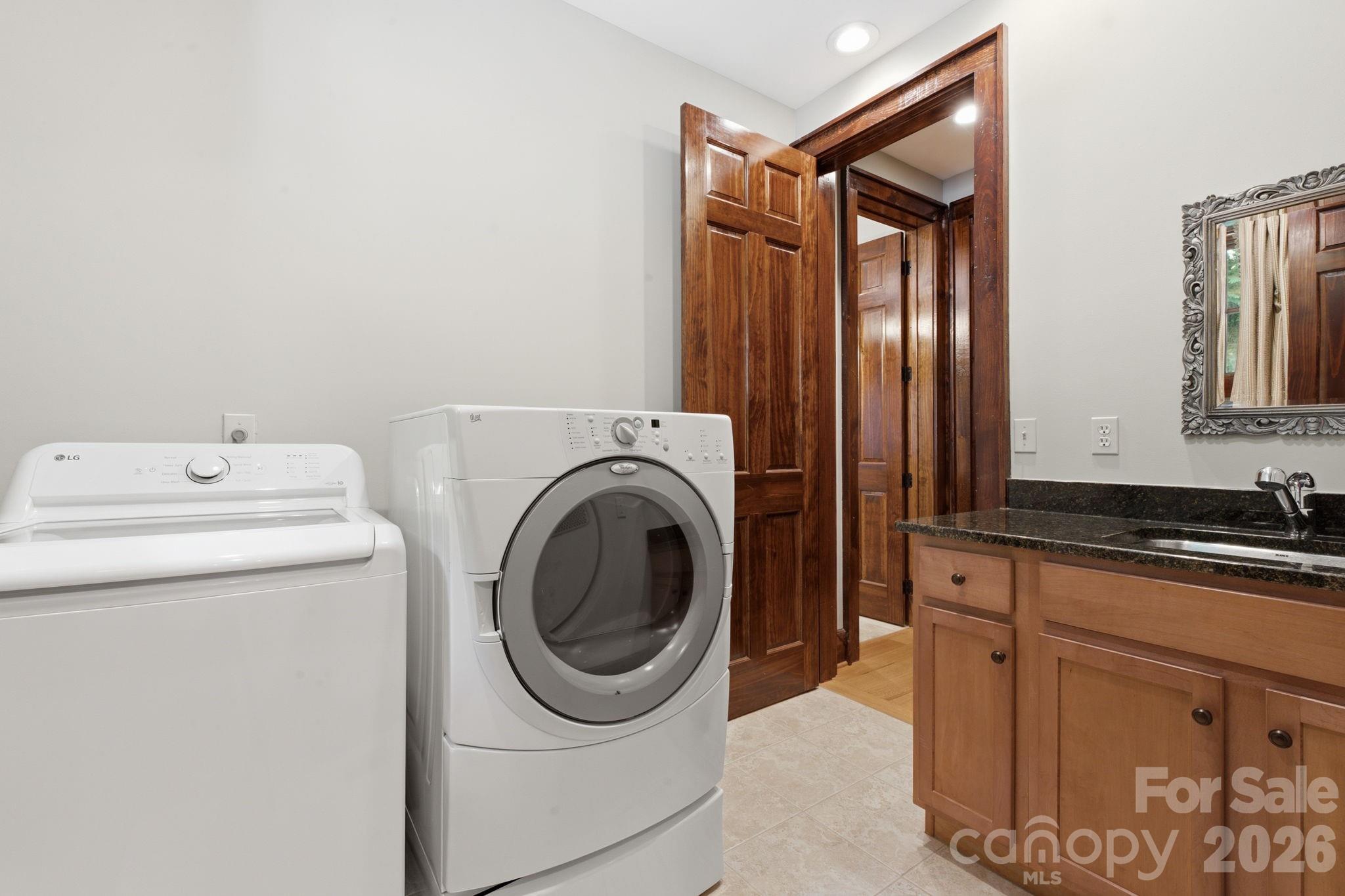 185 Songcatcher Court — Tuckasegee