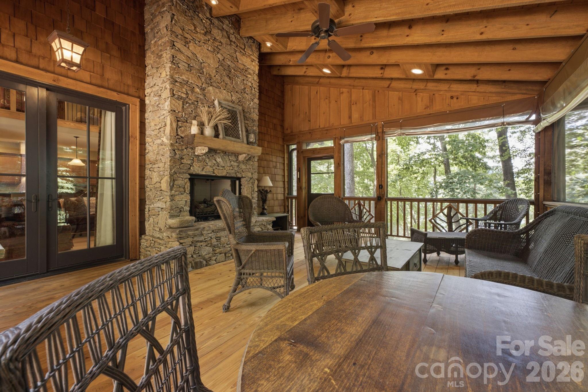 185 Songcatcher Court — Tuckasegee