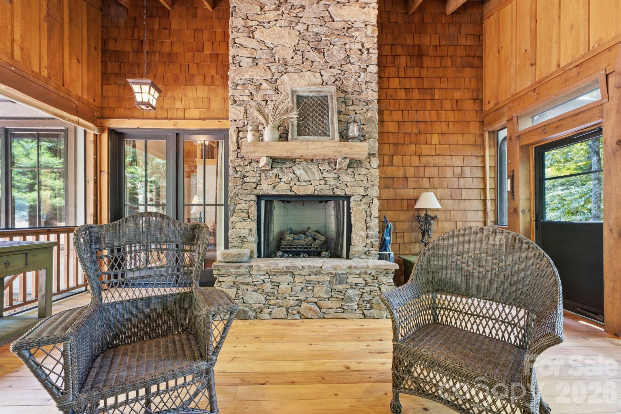 185 Songcatcher Court — Tuckasegee