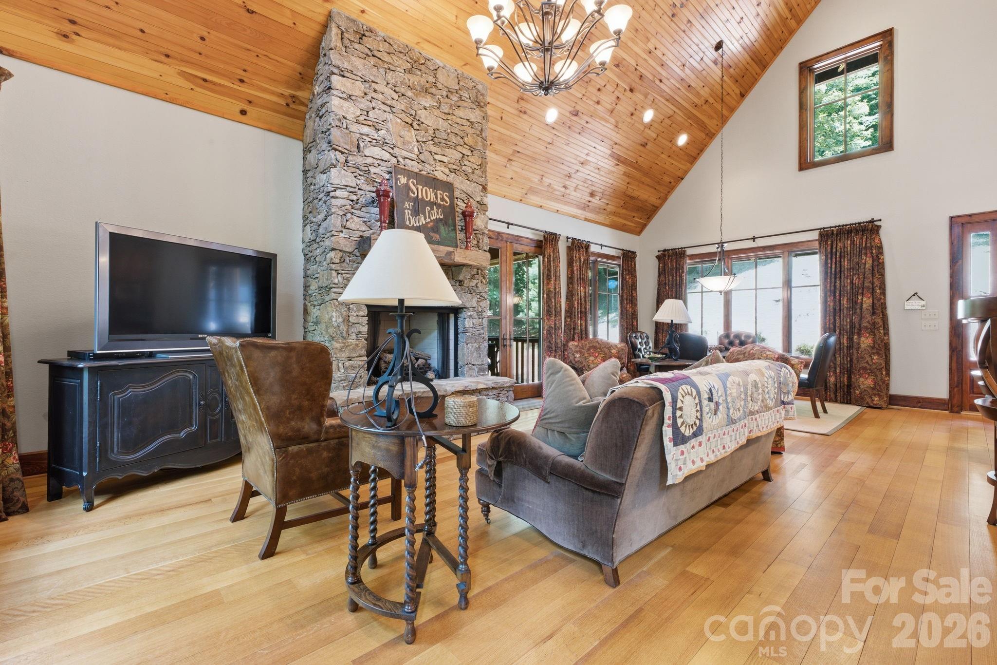 185 Songcatcher Court — Tuckasegee