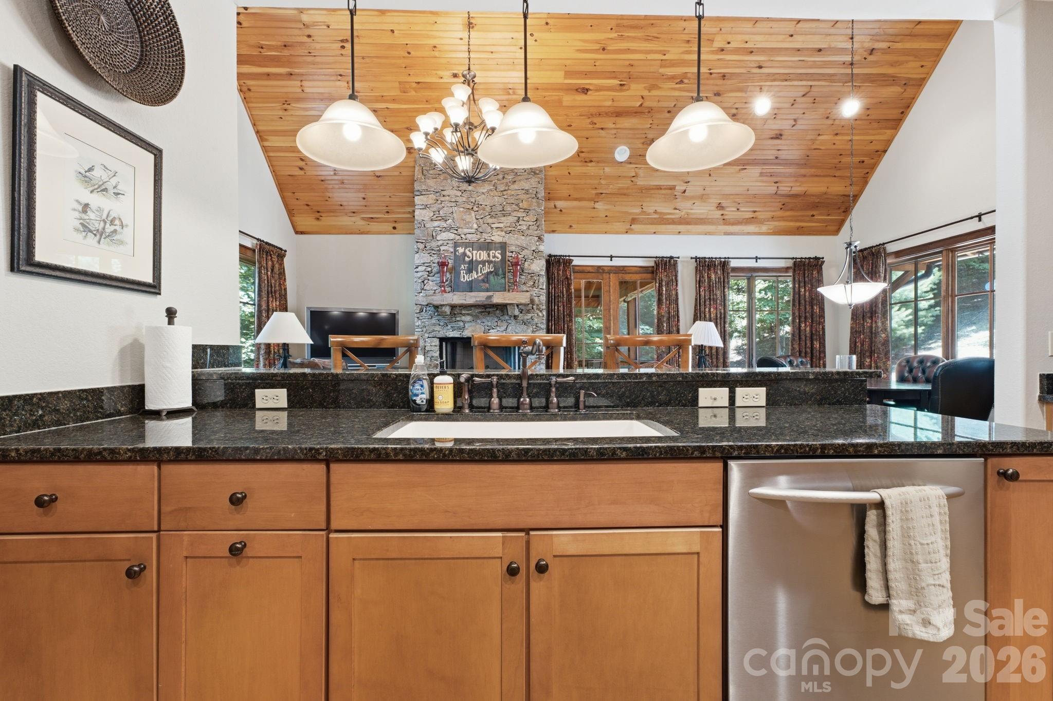 185 Songcatcher Court — Tuckasegee