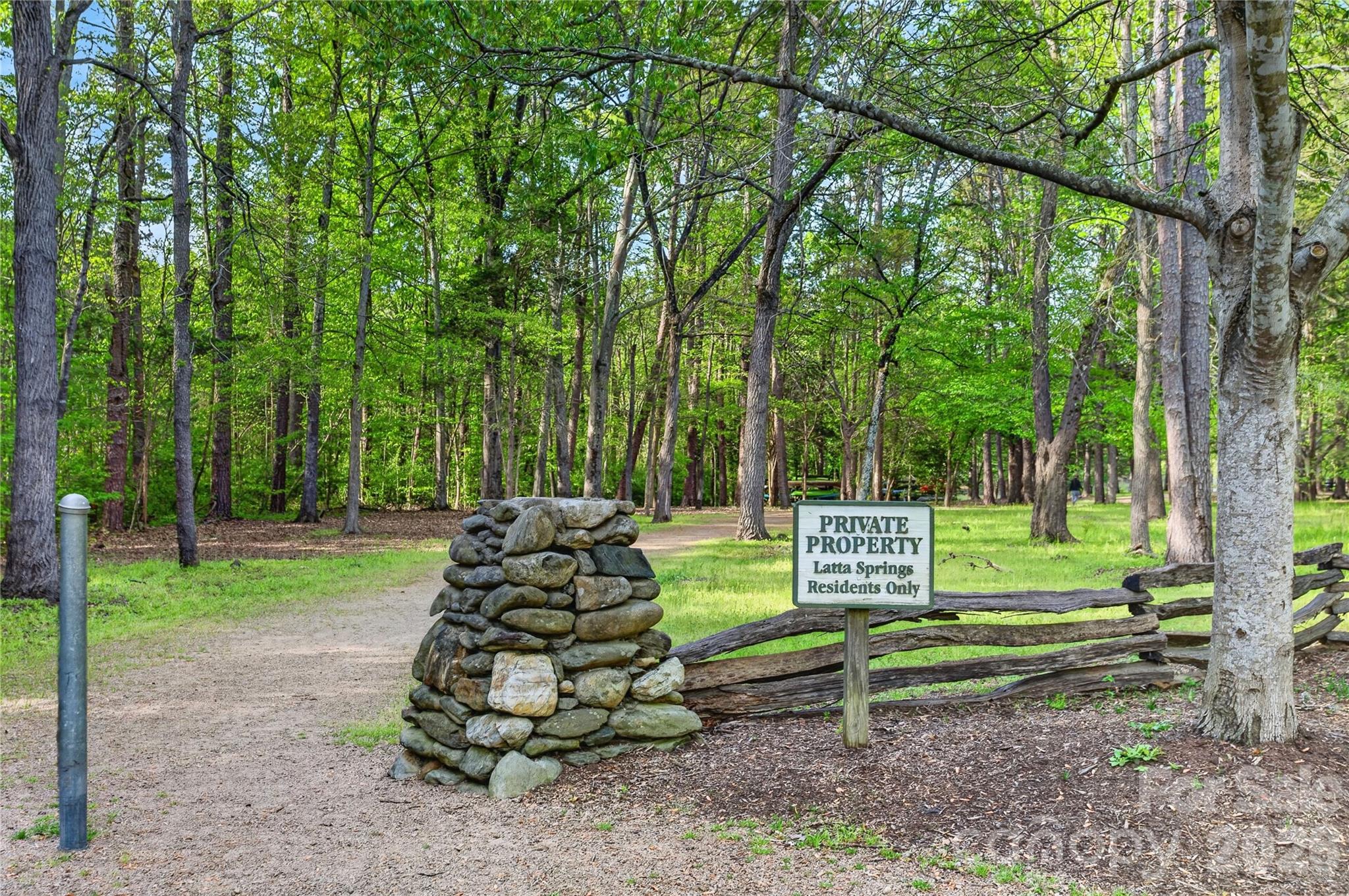6405 Alba Rose Lane — Huntersville