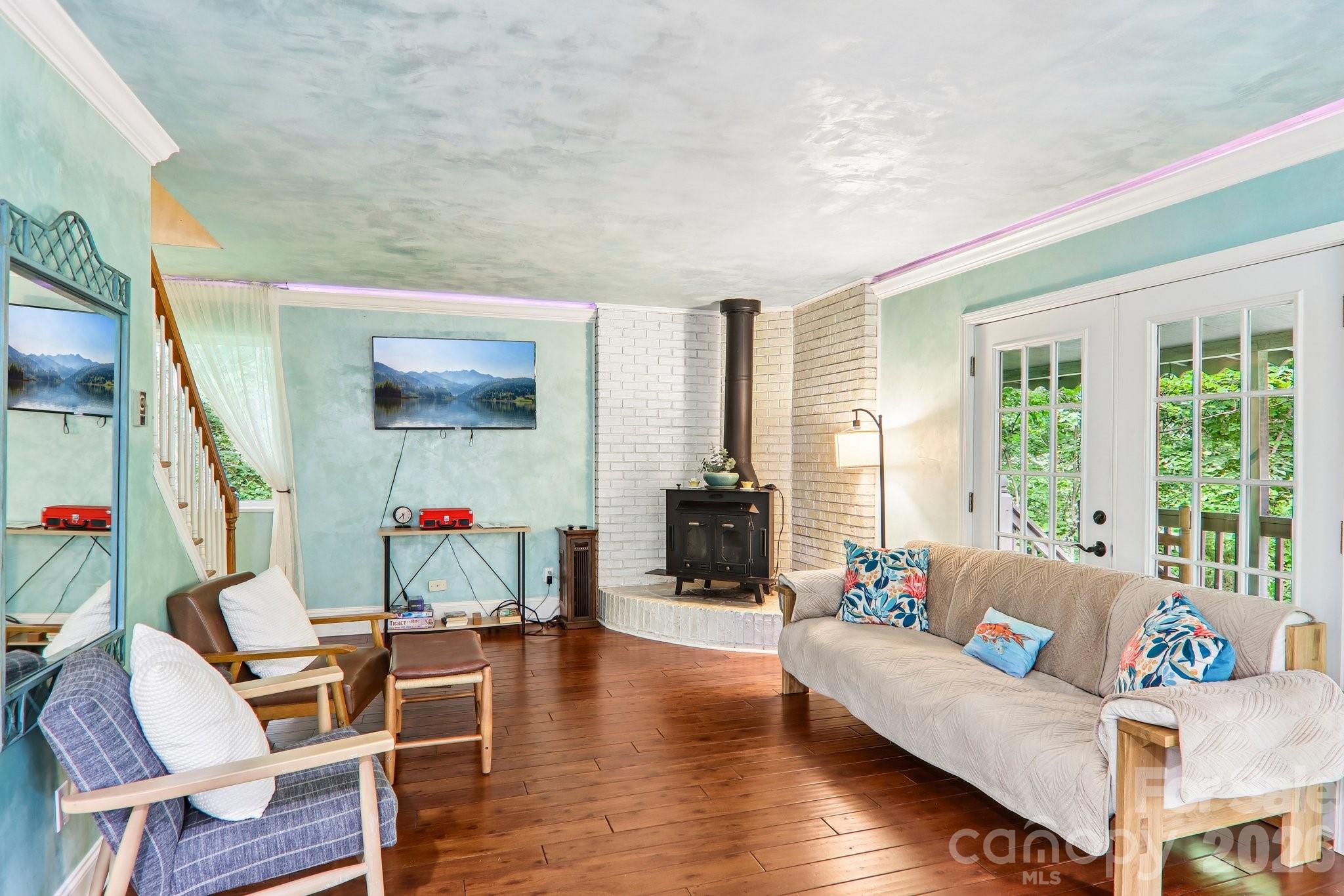 21 Christy Lane — Maggie Valley