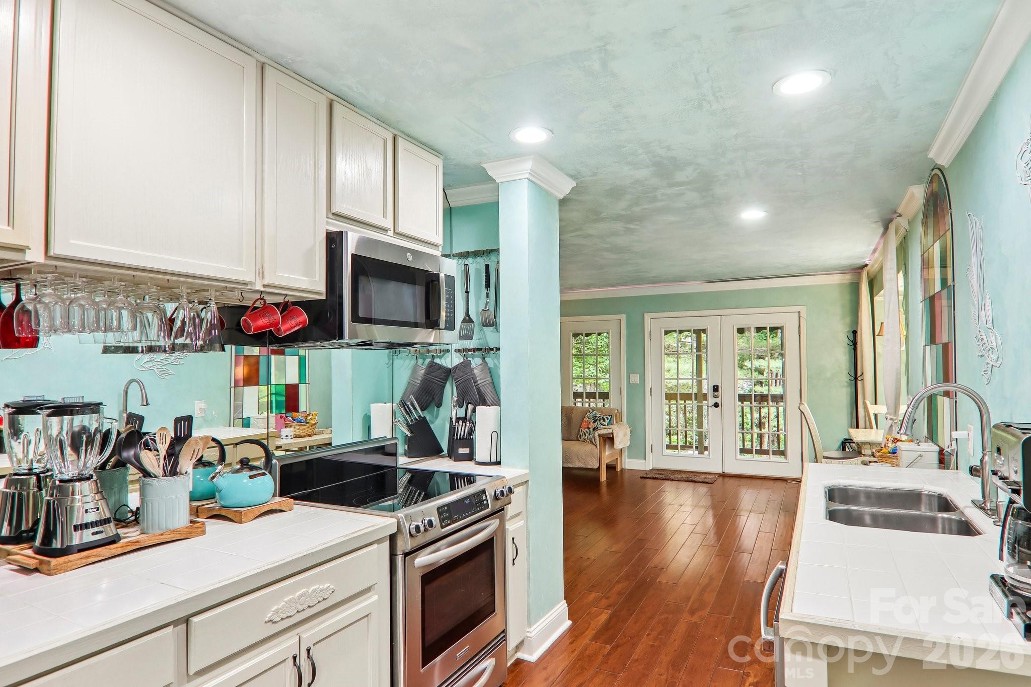 21 Christy Lane — Maggie Valley