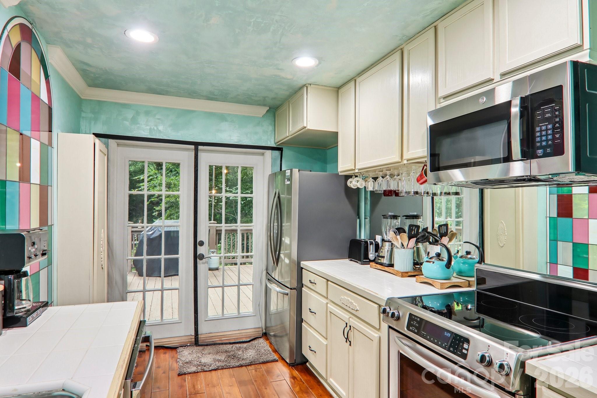 21 Christy Lane — Maggie Valley