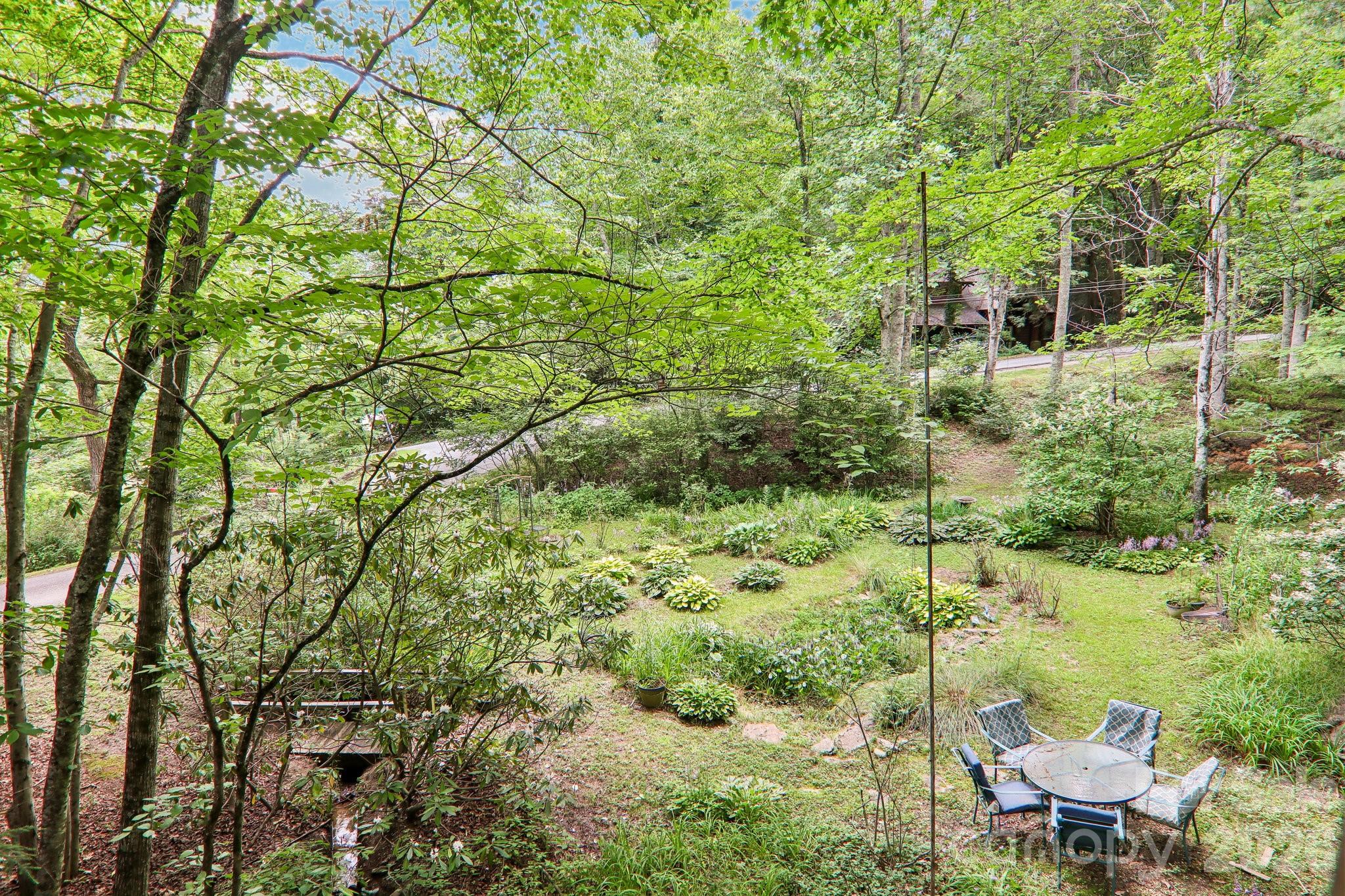 21 Christy Lane — Maggie Valley
