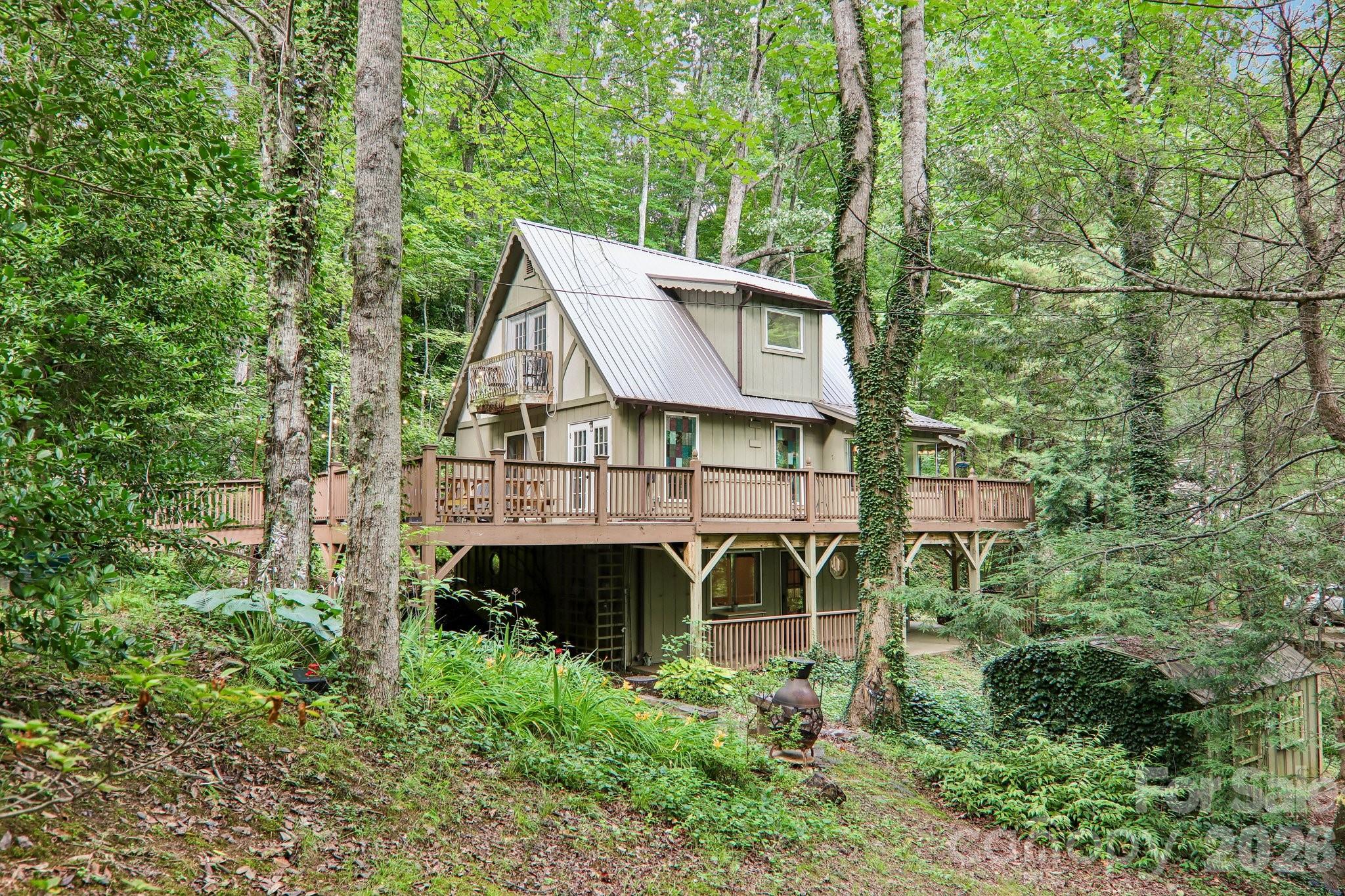 21 Christy Lane — Maggie Valley