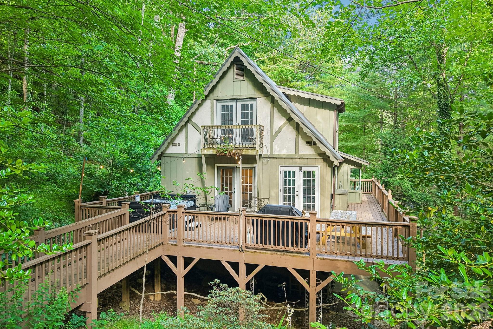 21 Christy Lane — Maggie Valley