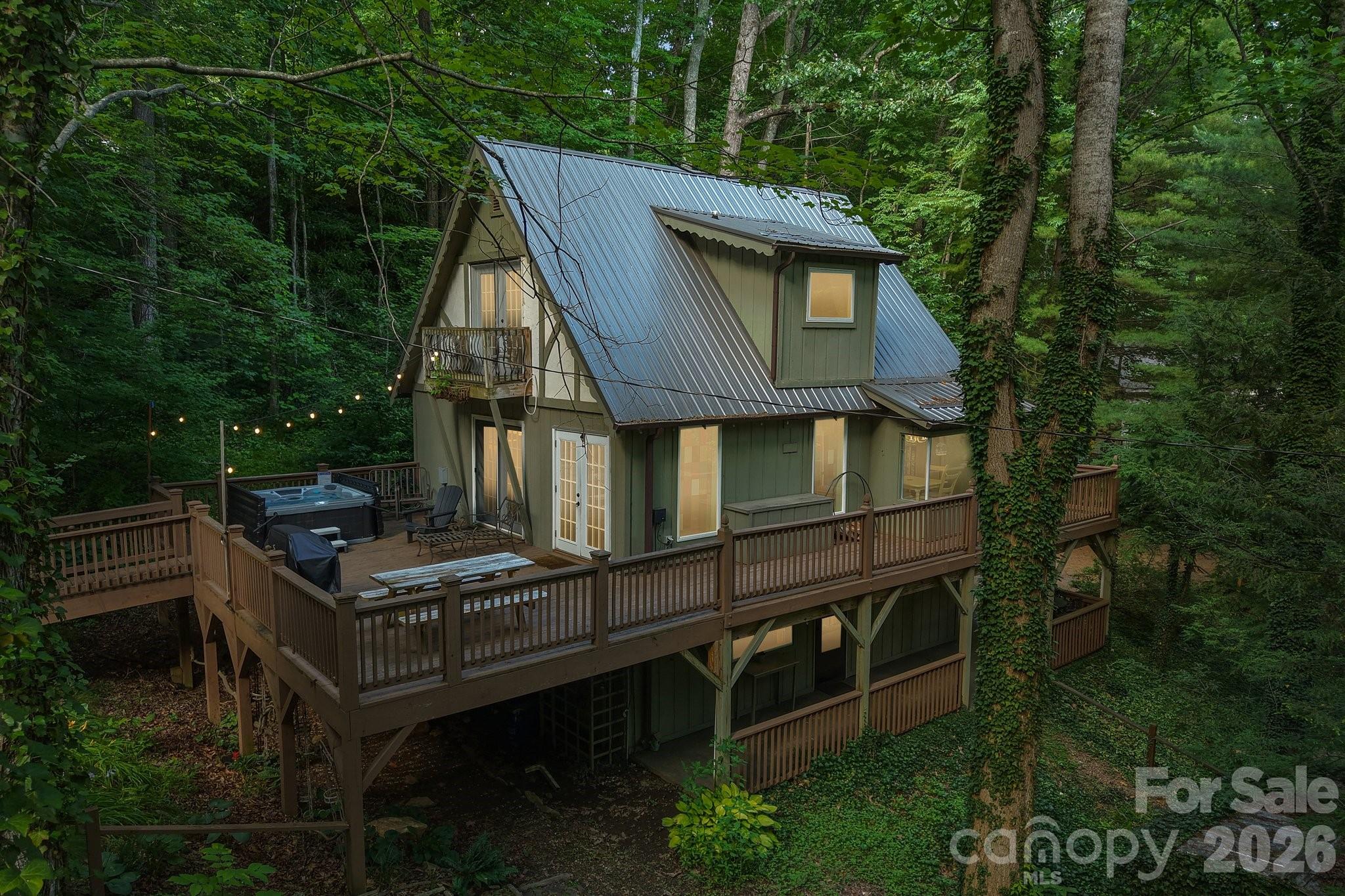 21 Christy Lane — Maggie Valley