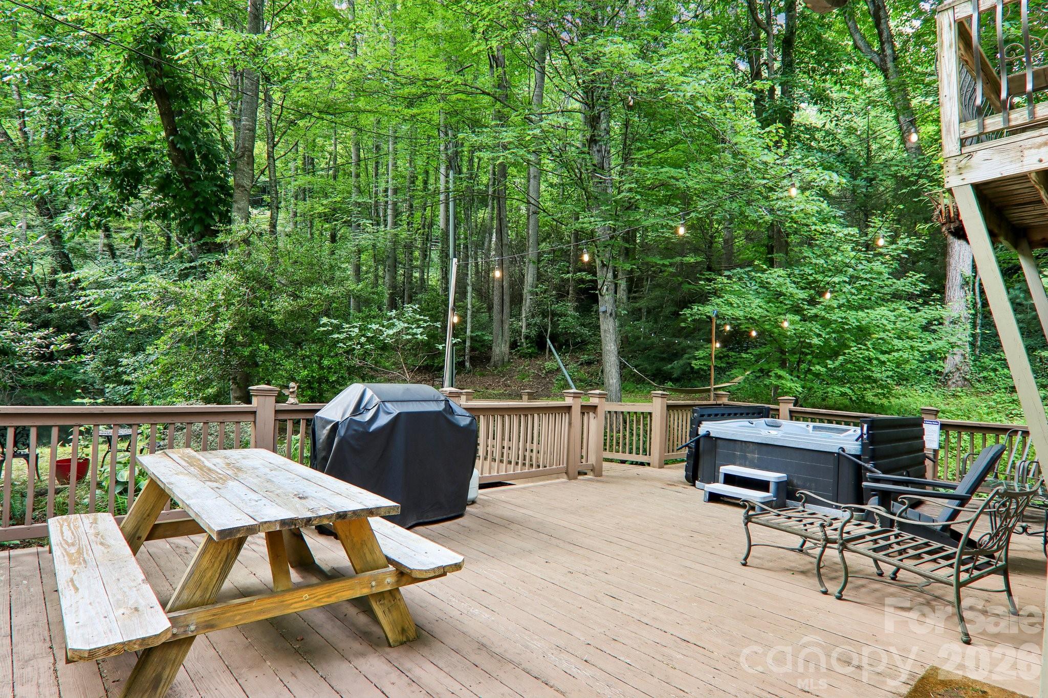 21 Christy Lane — Maggie Valley