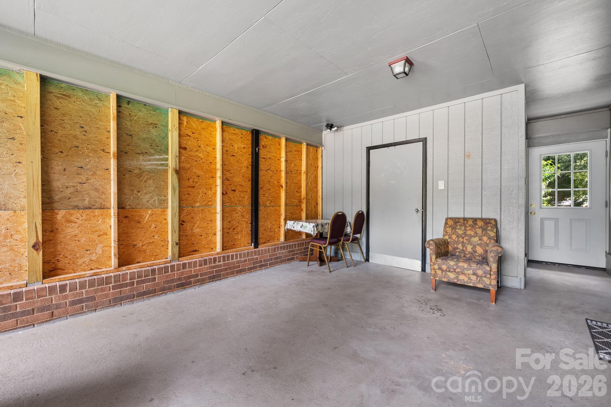 3246 21st Avenue NE — Hickory