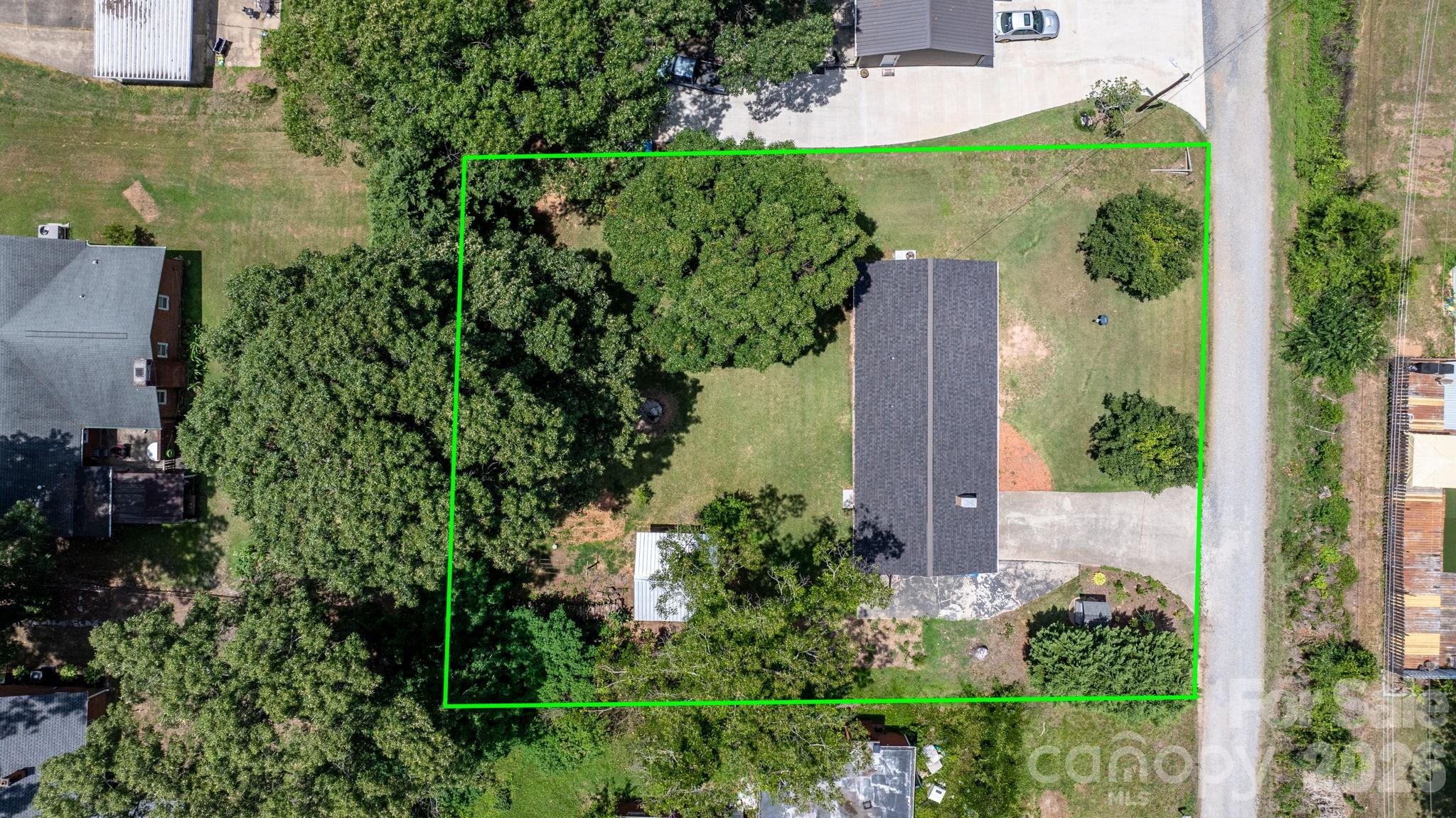 3246 21st Avenue NE — Hickory