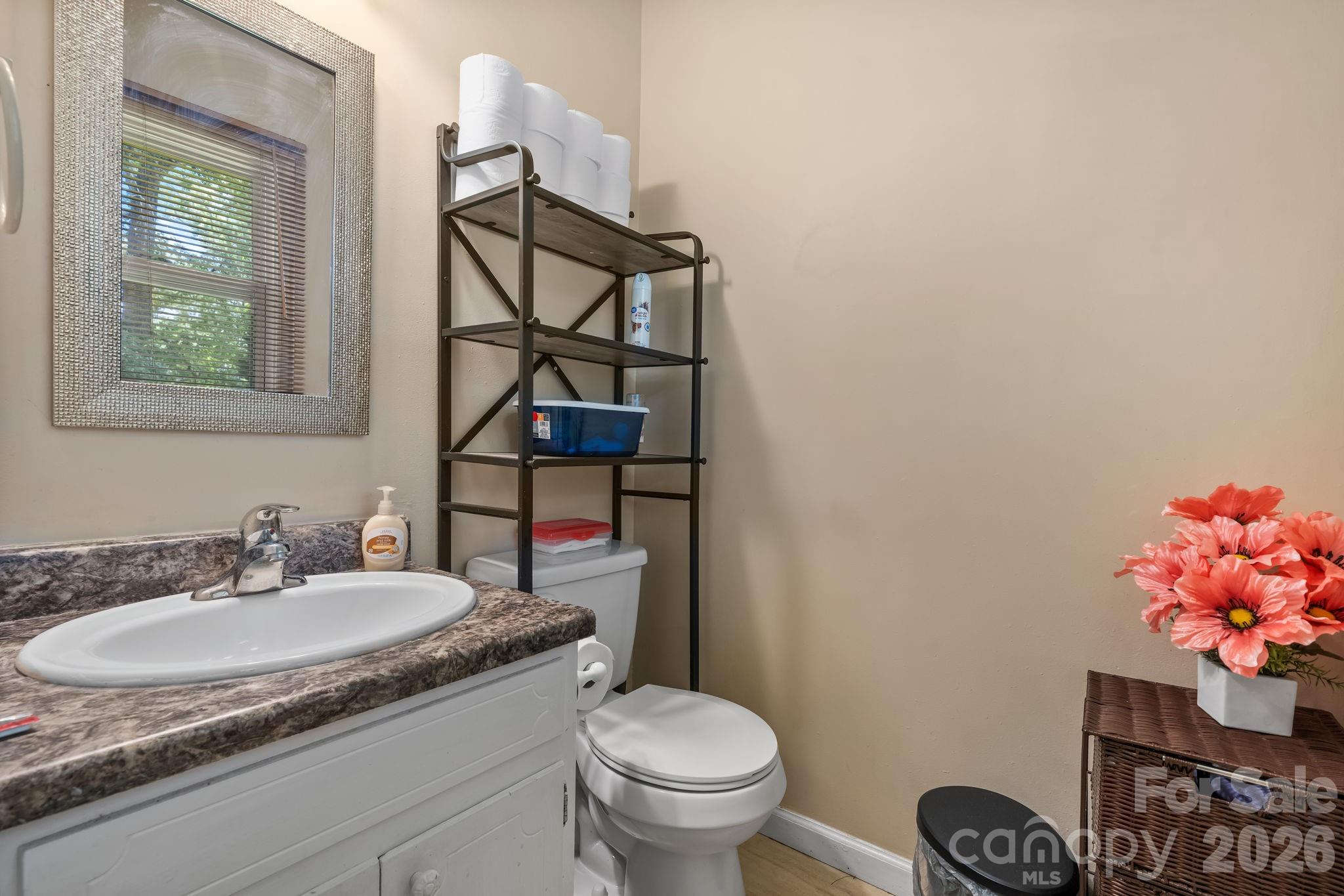 3246 21st Avenue NE — Hickory