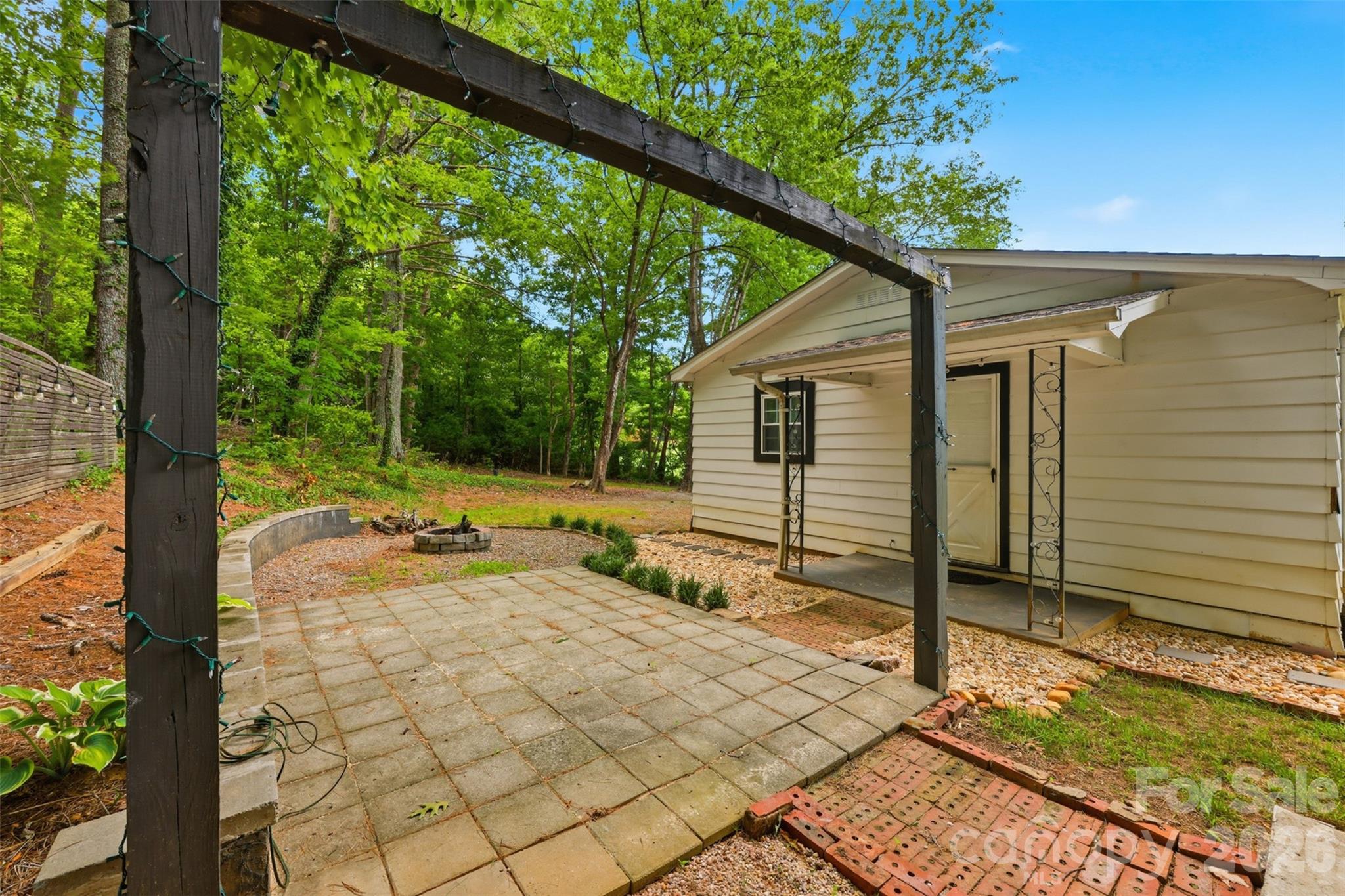 1320 Tom Fox Street — Morganton