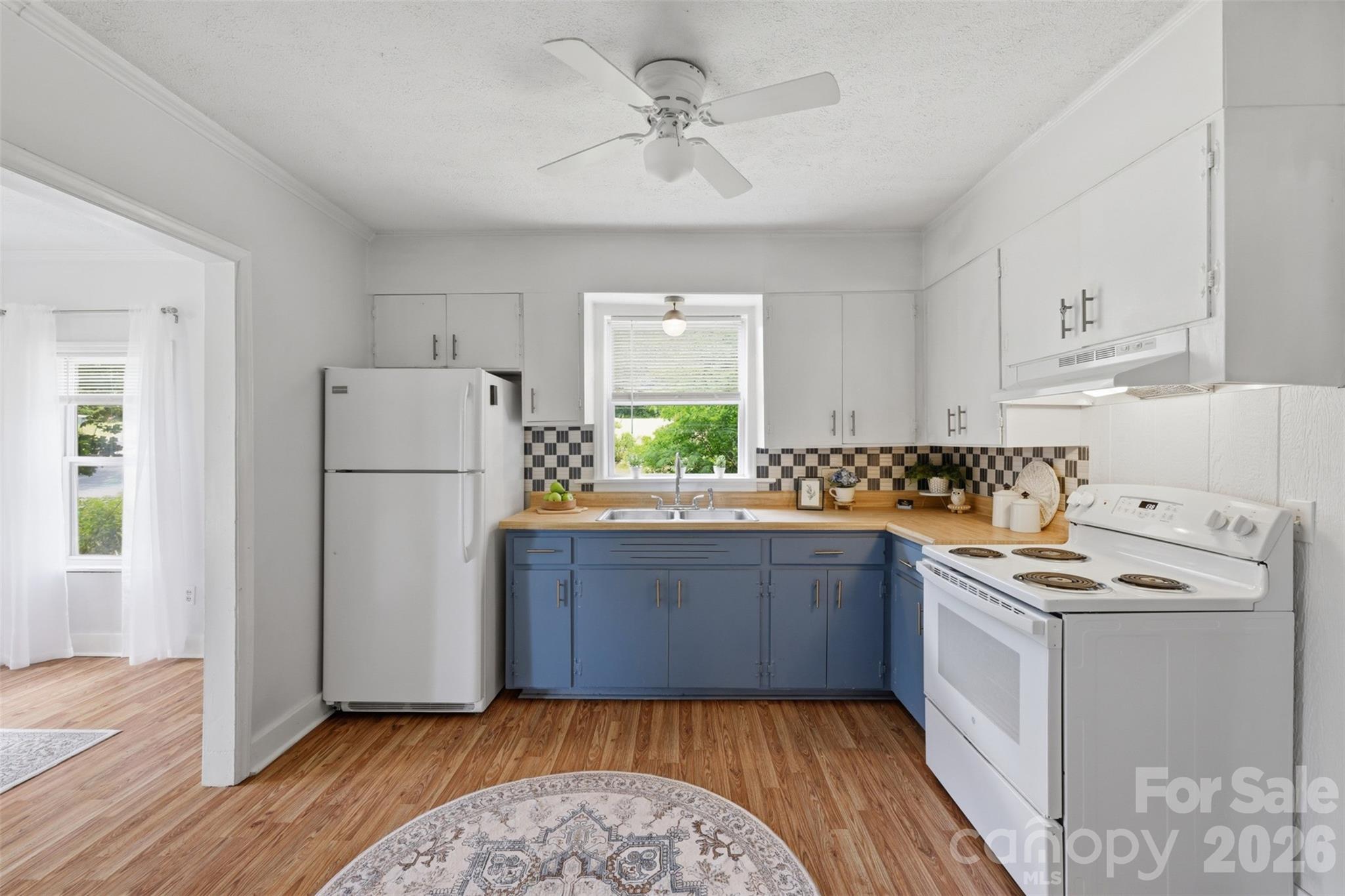 1320 Tom Fox Street — Morganton