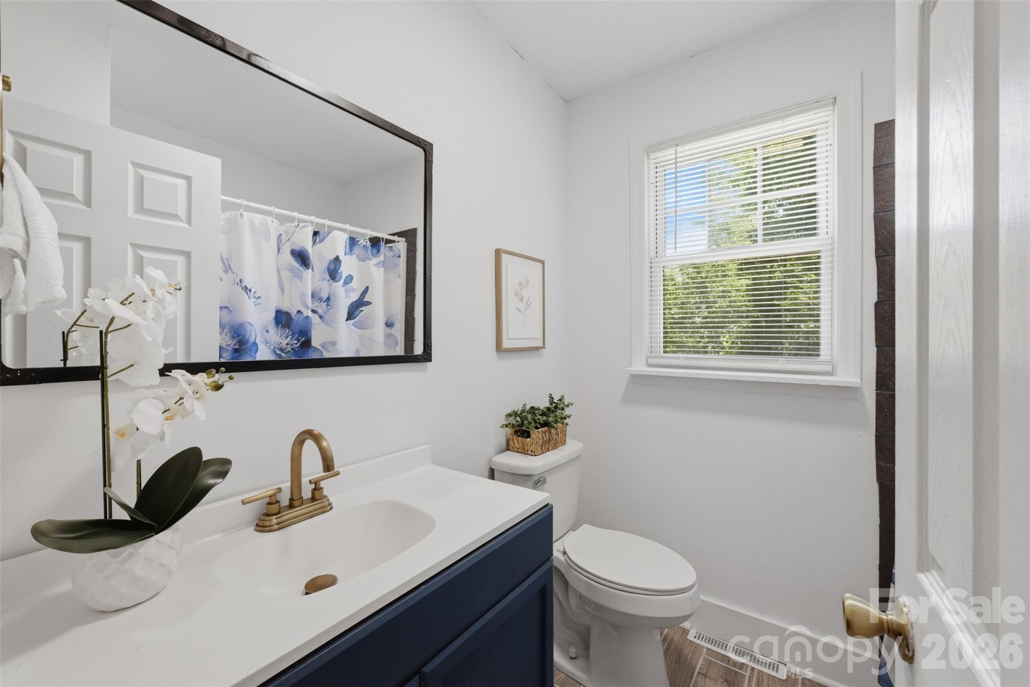 1320 Tom Fox Street — Morganton
