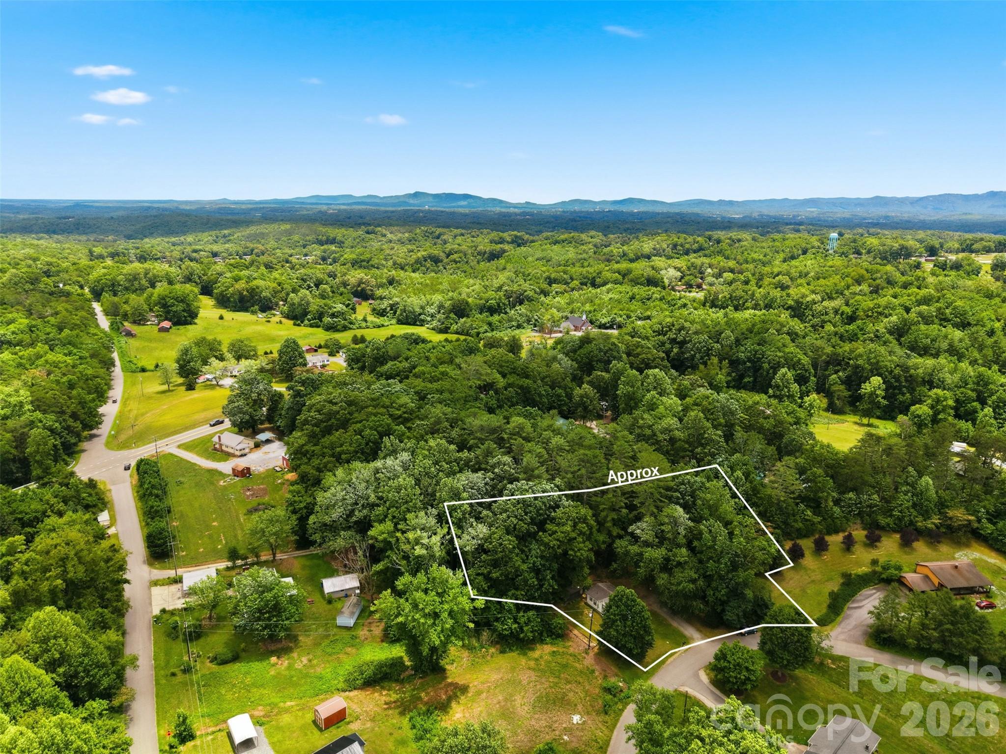 1320 Tom Fox Street — Morganton